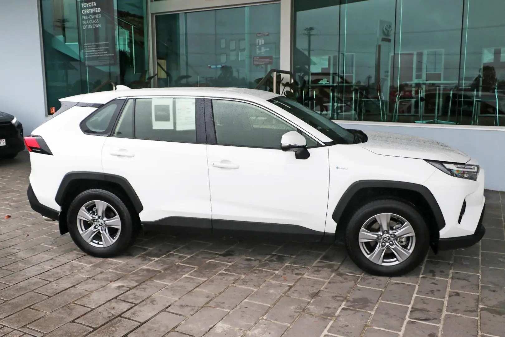 2025 Toyota RAV4 Gallery Image 6