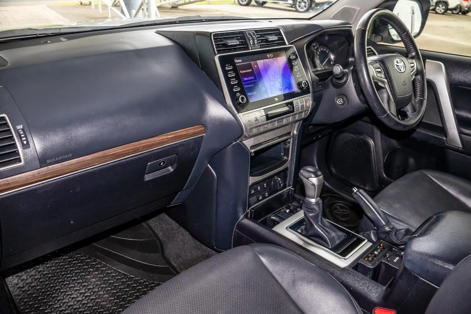 2020 Toyota Landcruiser Prado Gallery Image 8