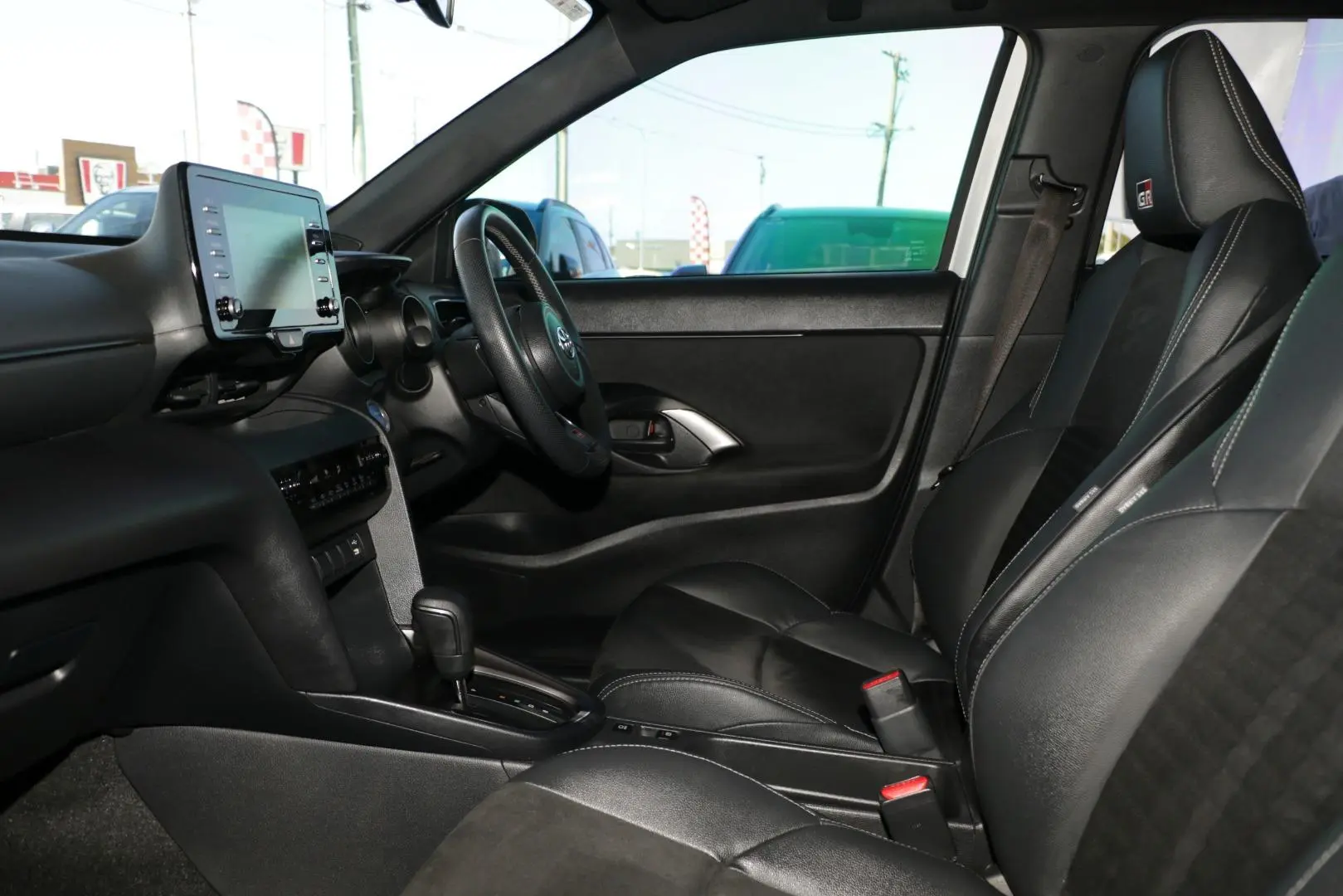 2022 Toyota Yaris Cross Gallery Image 8