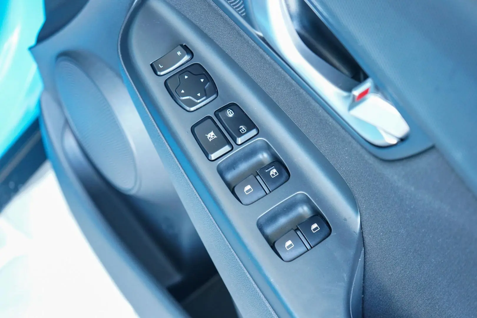 2022 Hyundai Kona Gallery Image 10