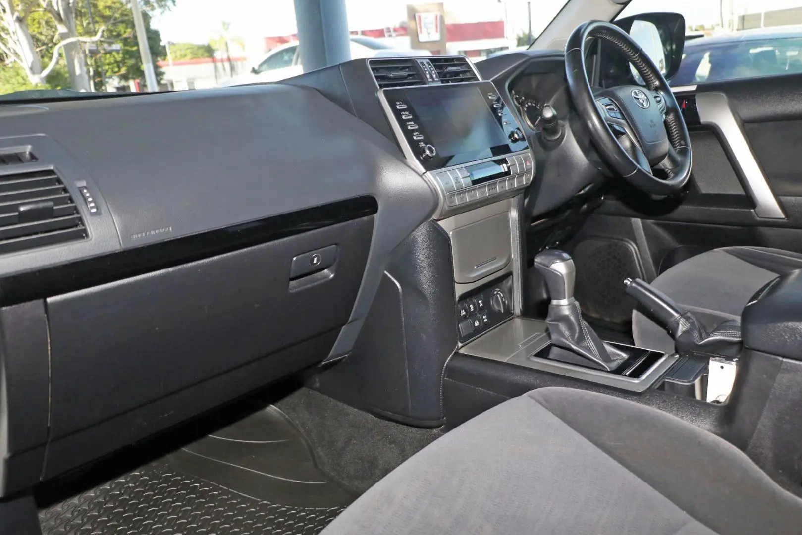 2022 Toyota Landcruiser Prado Gallery Image 7