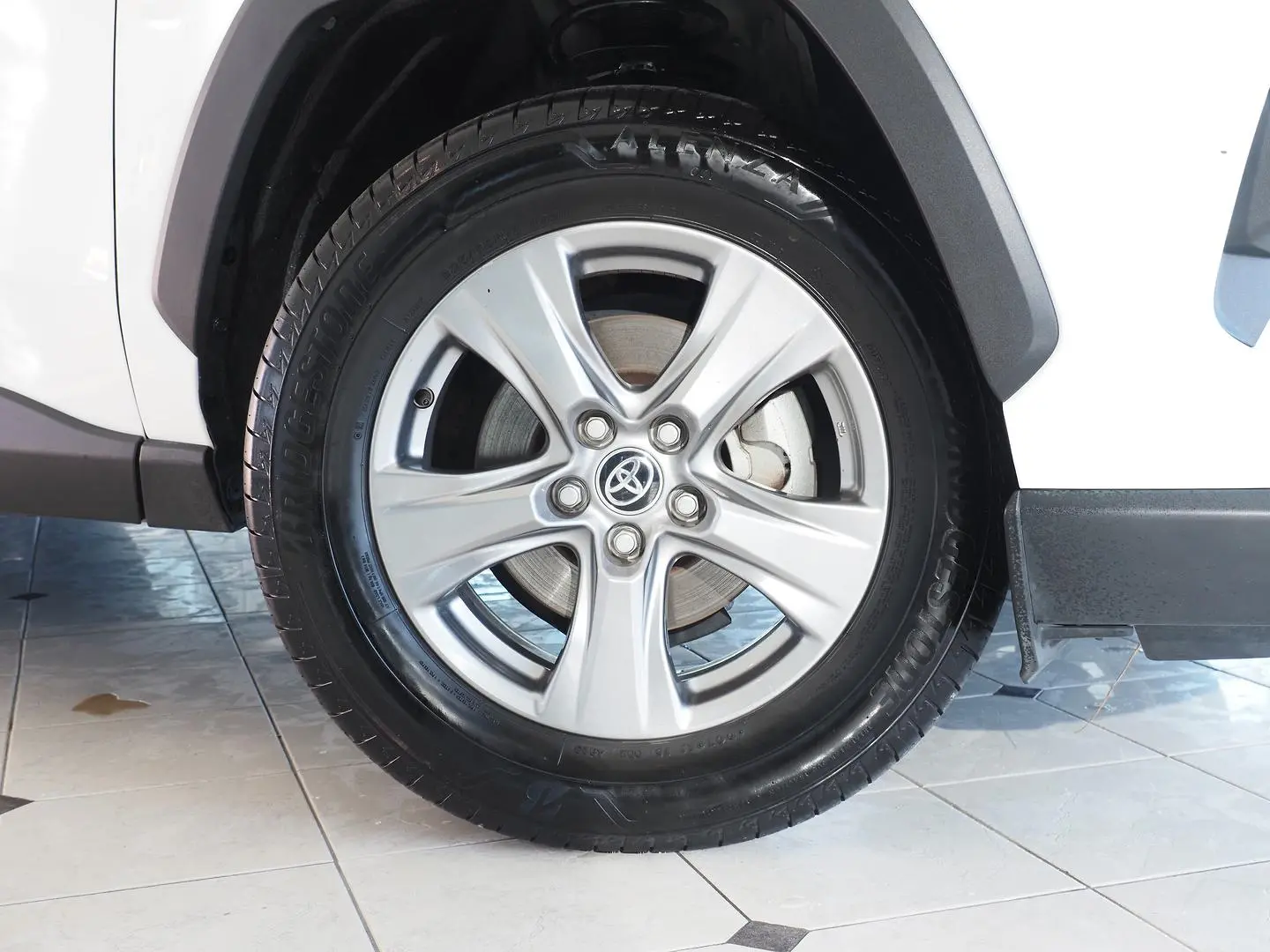 2024 Toyota RAV4 Gallery Image 16