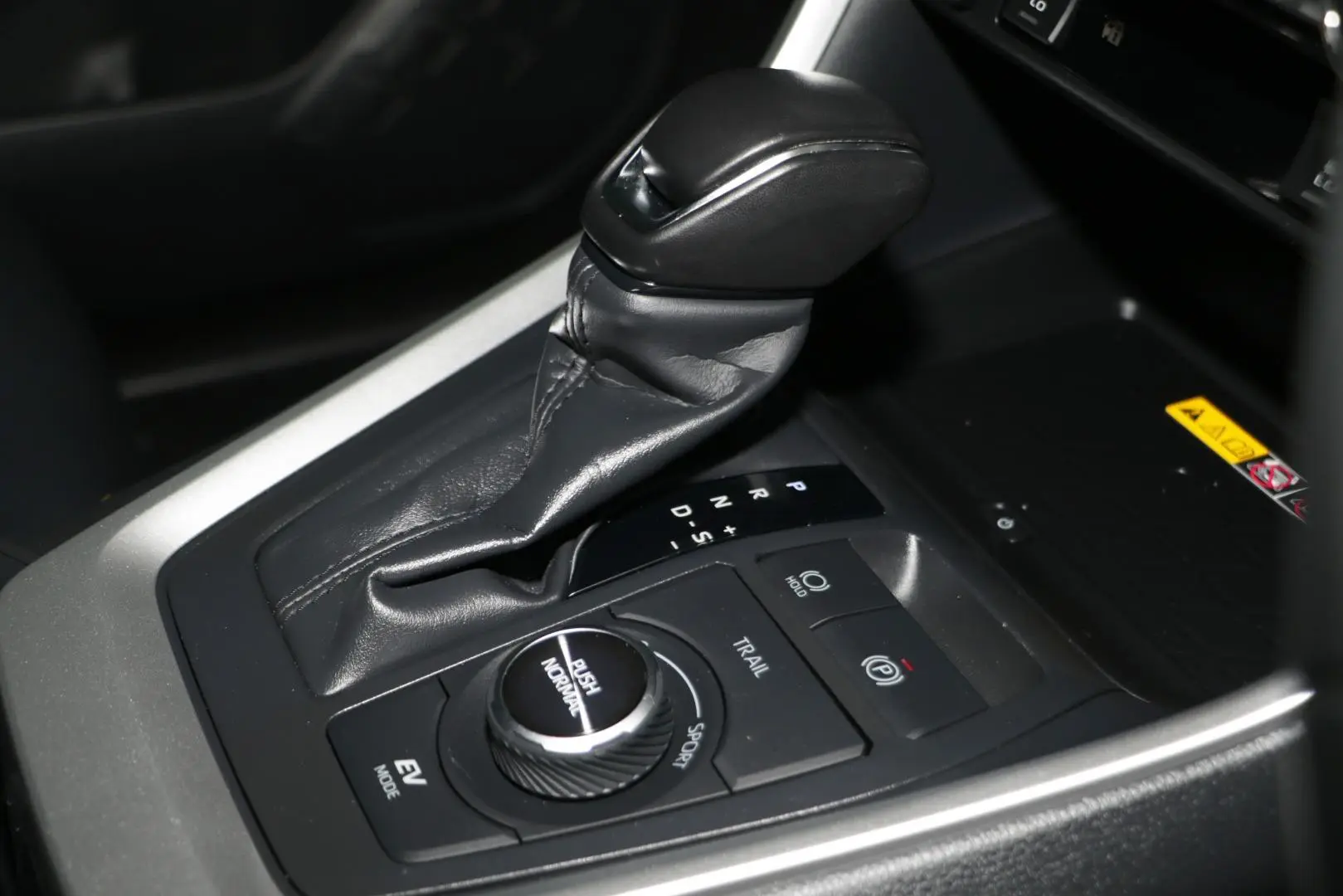 2024 Toyota RAV4 Gallery Image 11