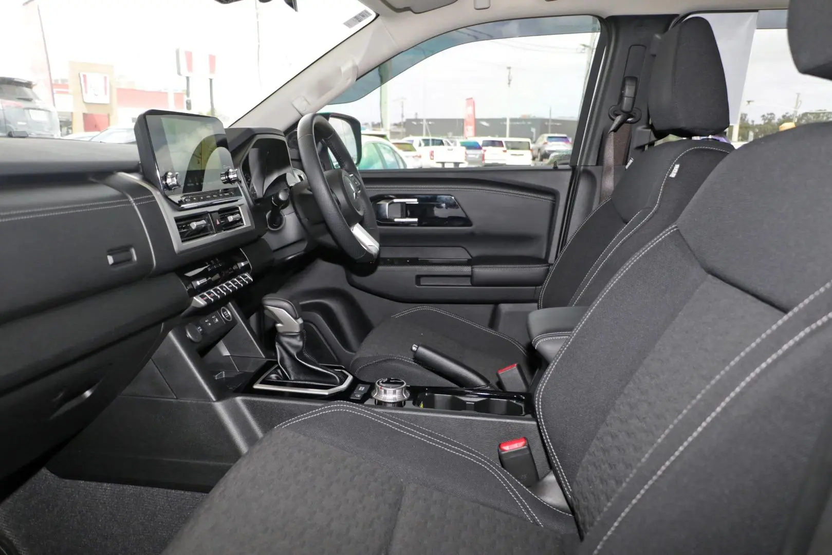 2025 Mitsubishi Triton Gallery Image 8