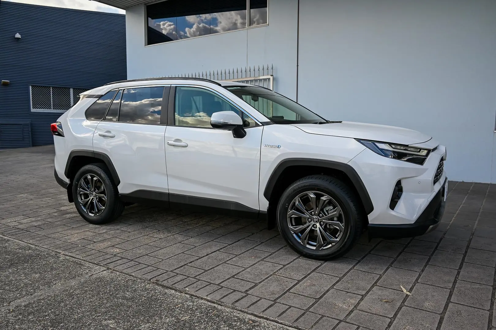 2022 Toyota RAV4 Gallery Image 3