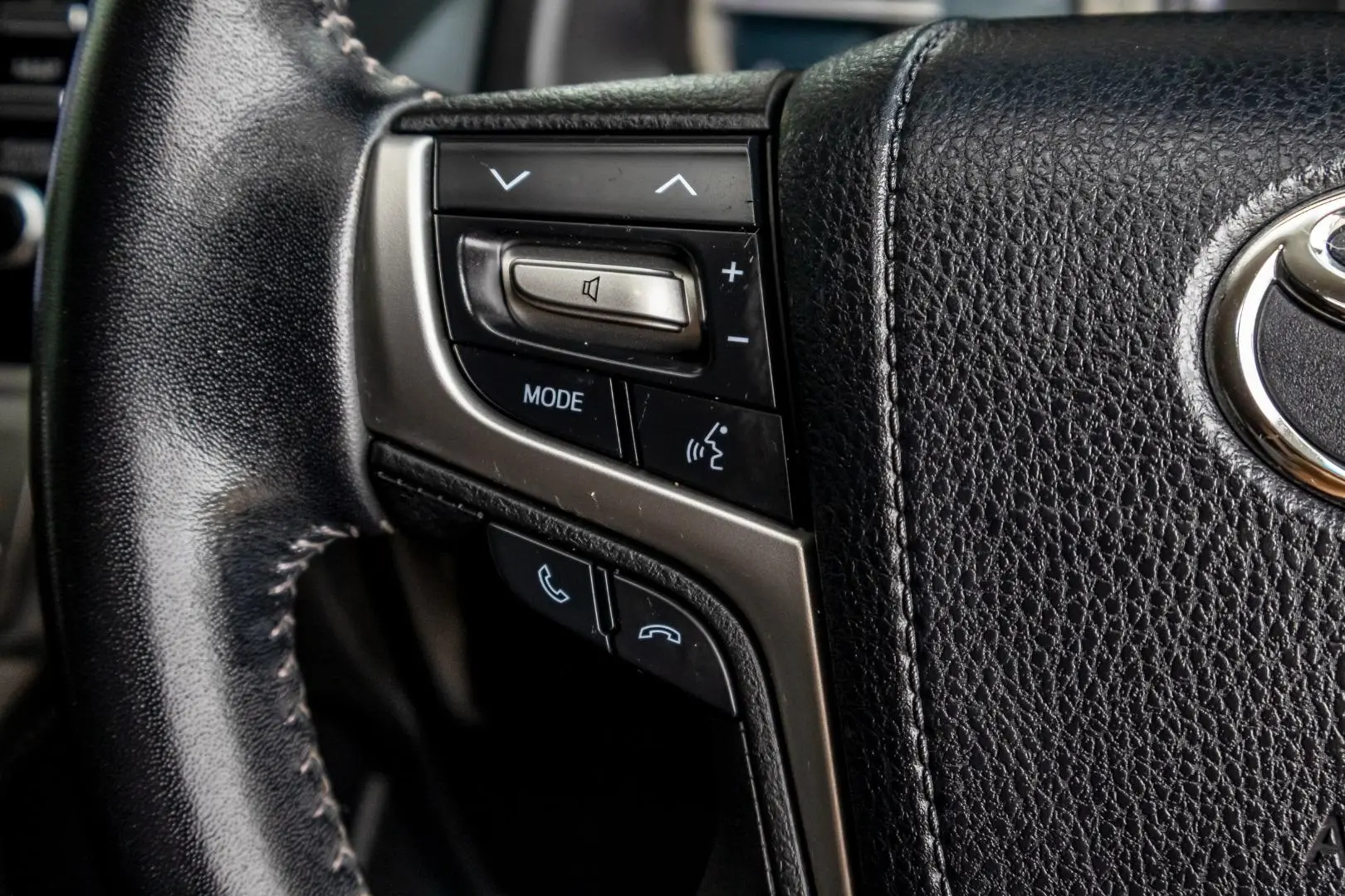 2020 Toyota Landcruiser Prado Gallery Image 15