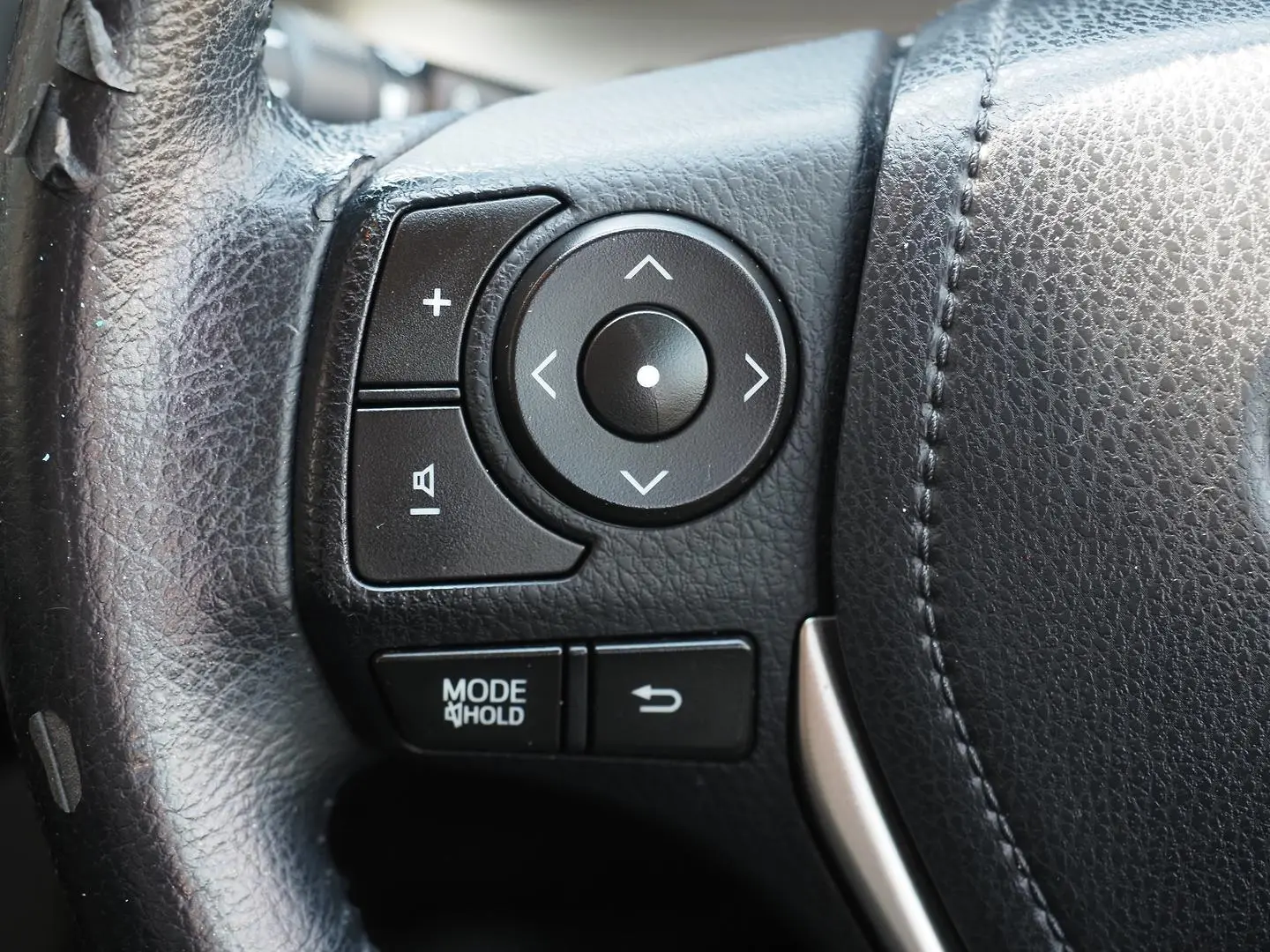 2015 Toyota RAV4 Gallery Image 19