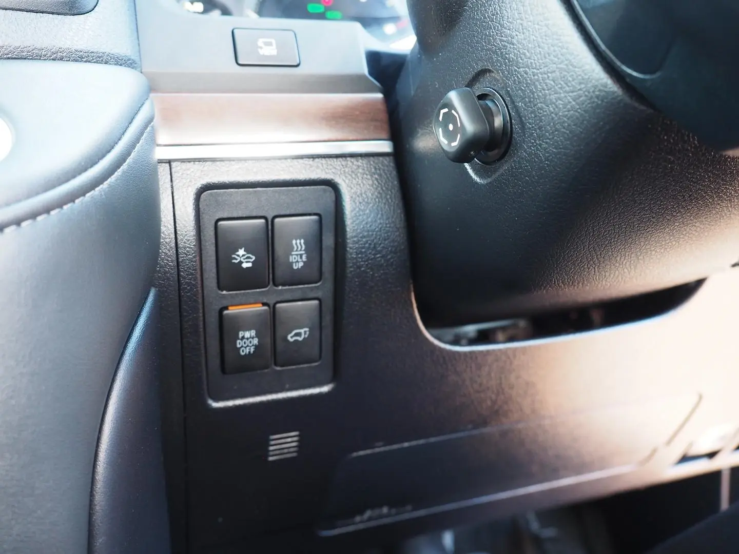 2019 Toyota Landcruiser Gallery Image 40