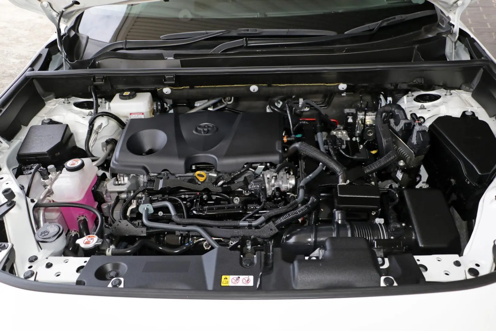 2024 Toyota RAV4 Gallery Image 19