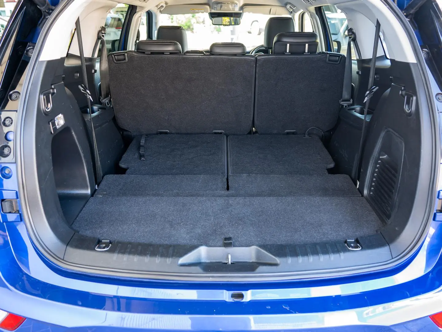 2023 Isuzu MU-X Gallery Image 8