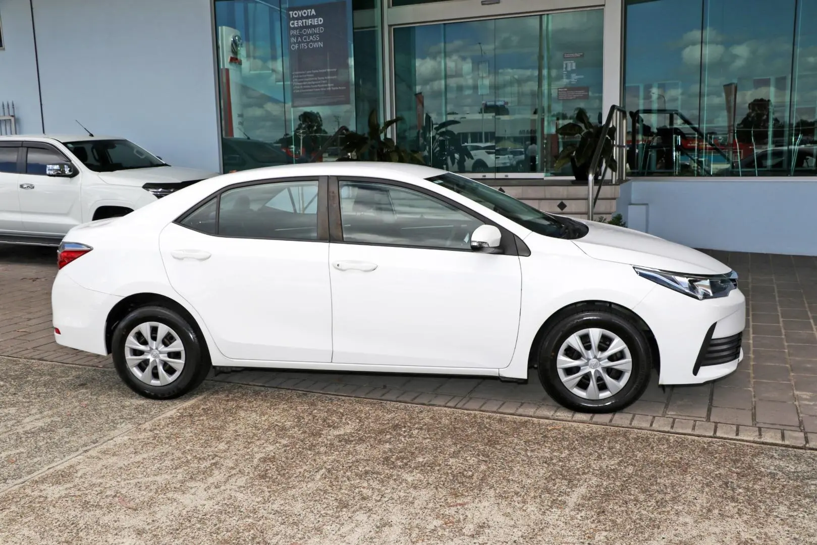 2017 Toyota Corolla Gallery Image 5