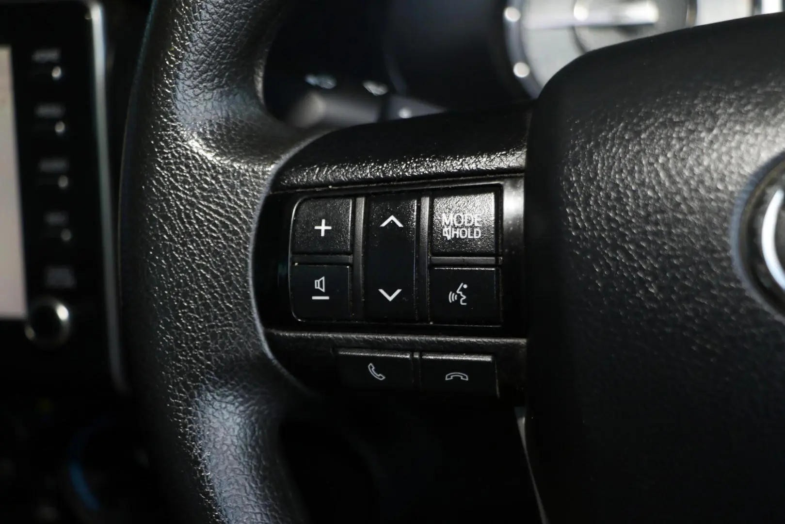 2022 Toyota Hilux Gallery Image 13