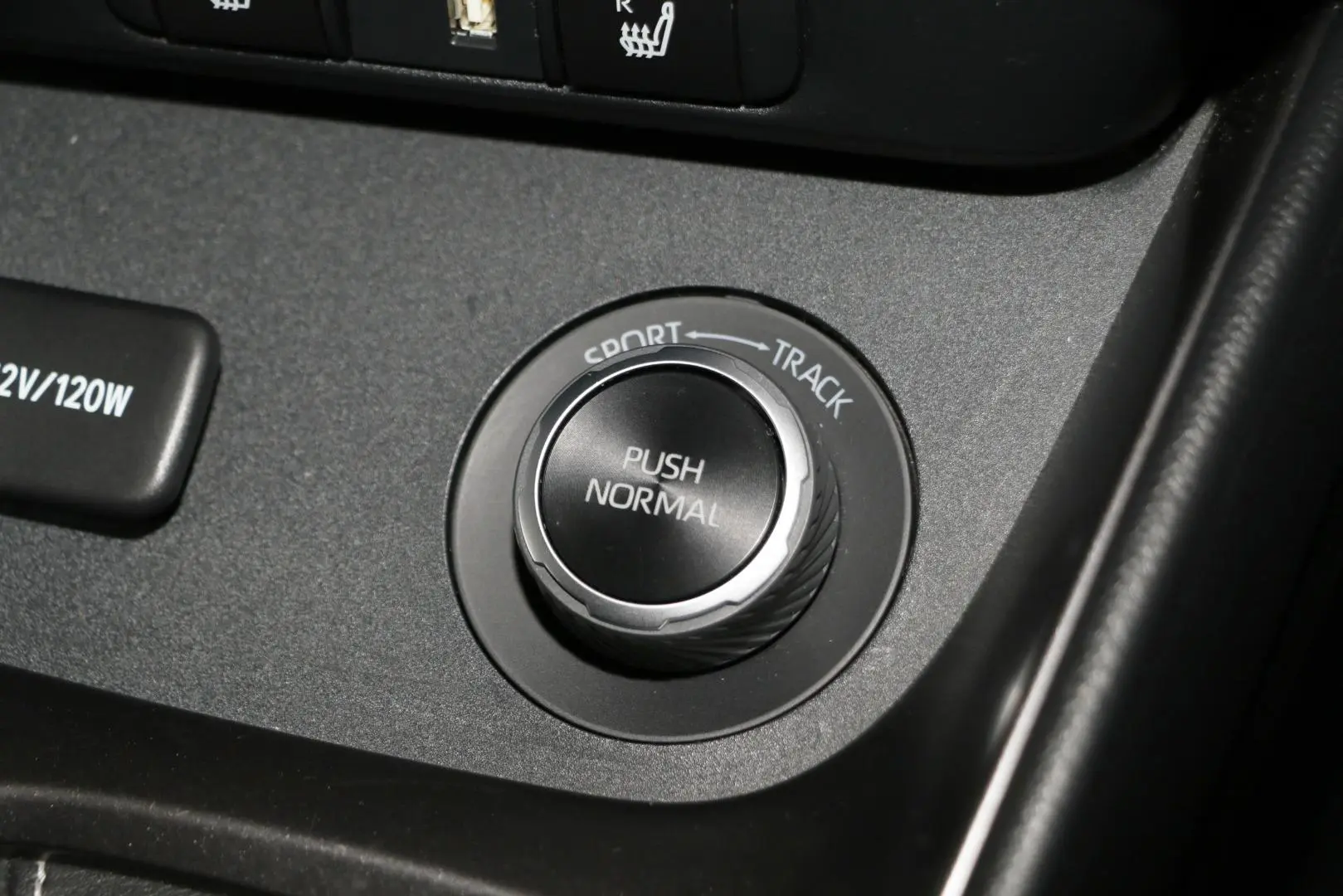 2022 Toyota Yaris Gallery Image 19