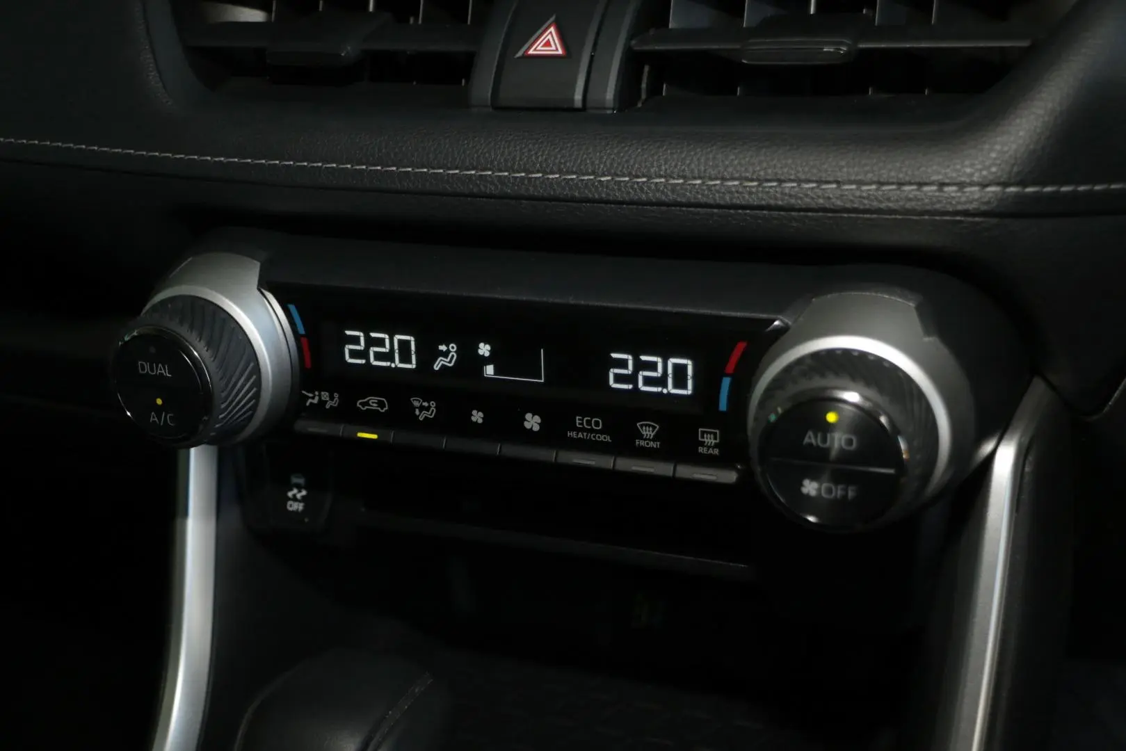 2025 Toyota RAV4 Gallery Image 17