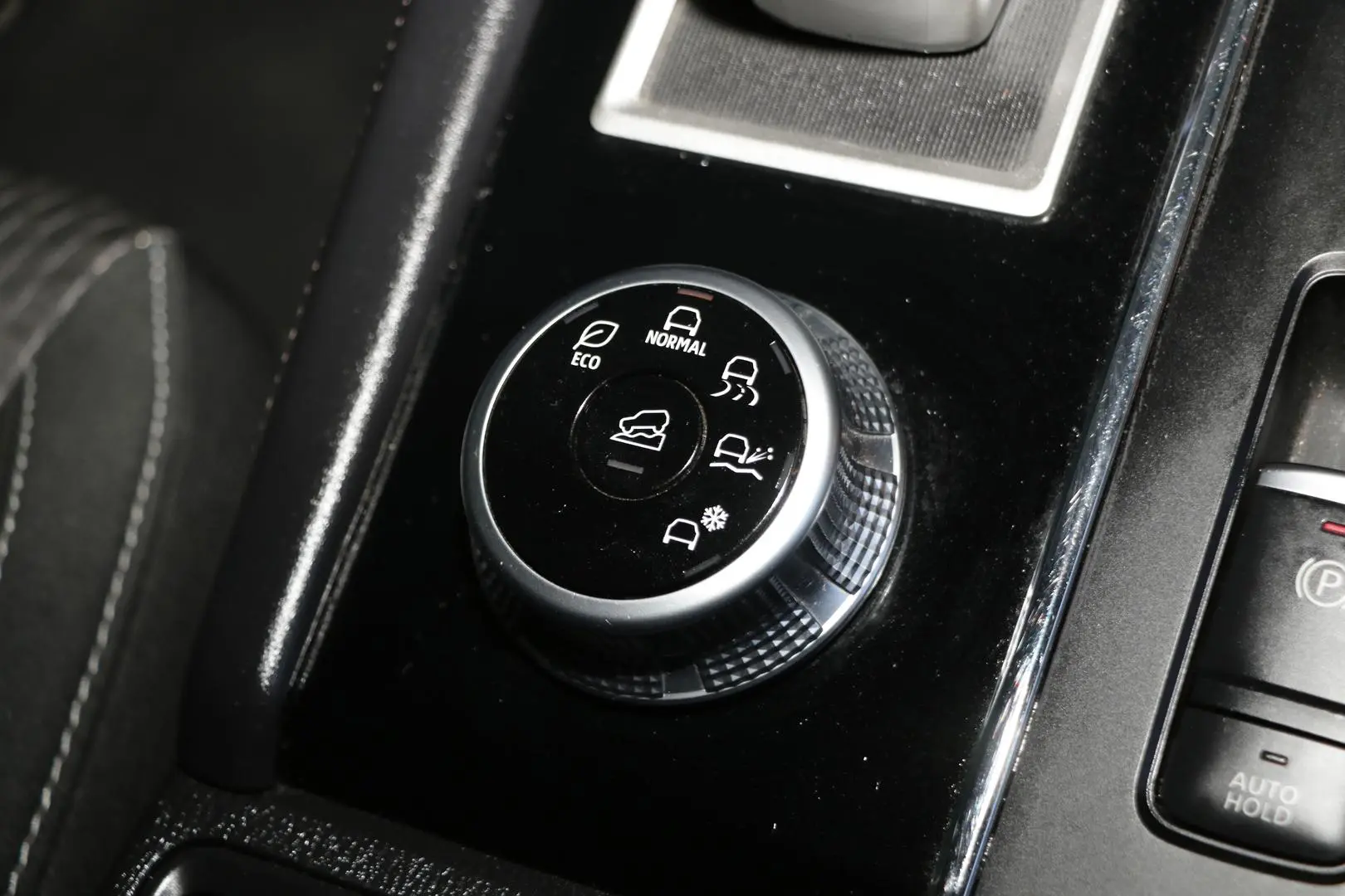 2021 Mitsubishi Outlander Gallery Image 15