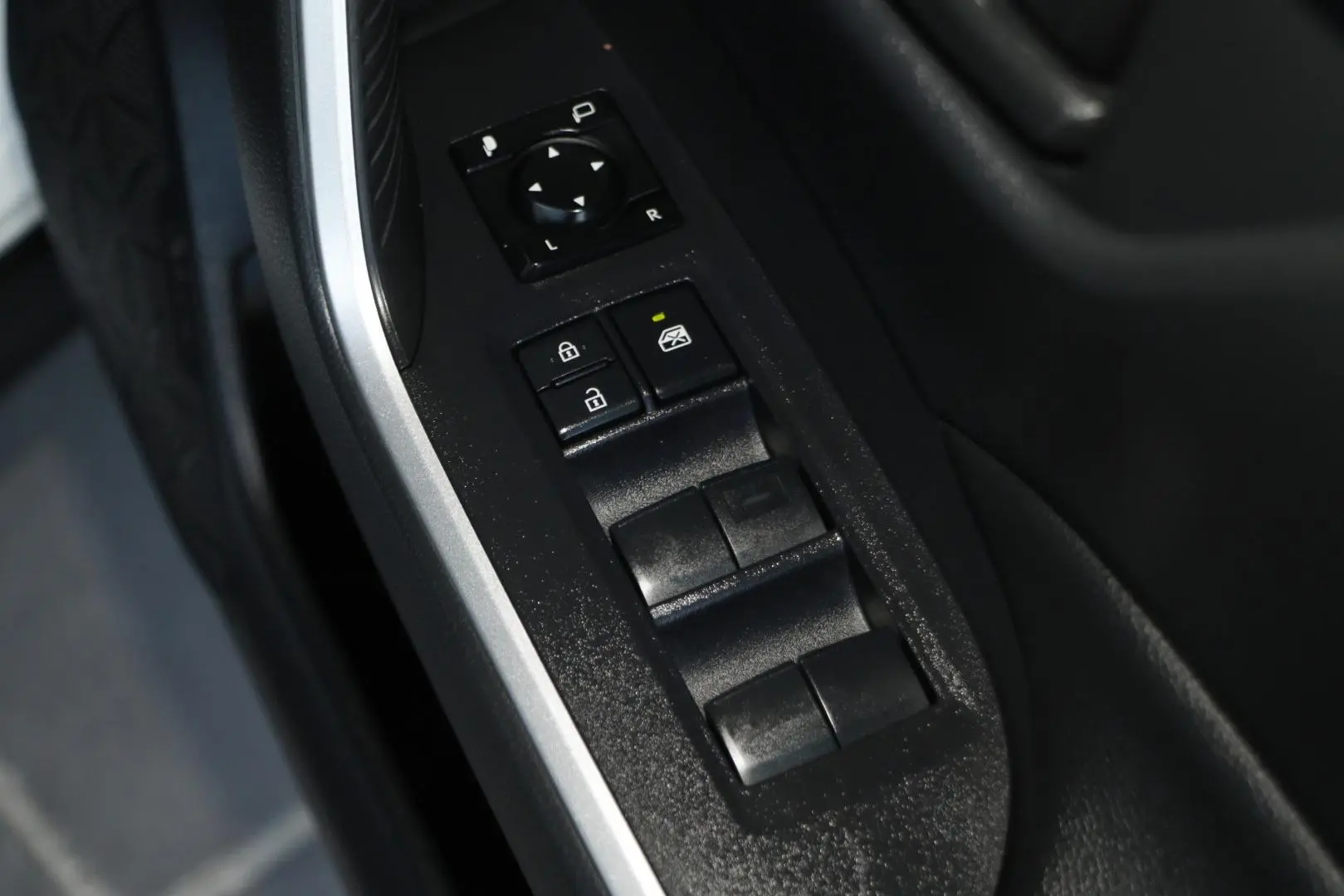 2025 Toyota RAV4 Gallery Image 20