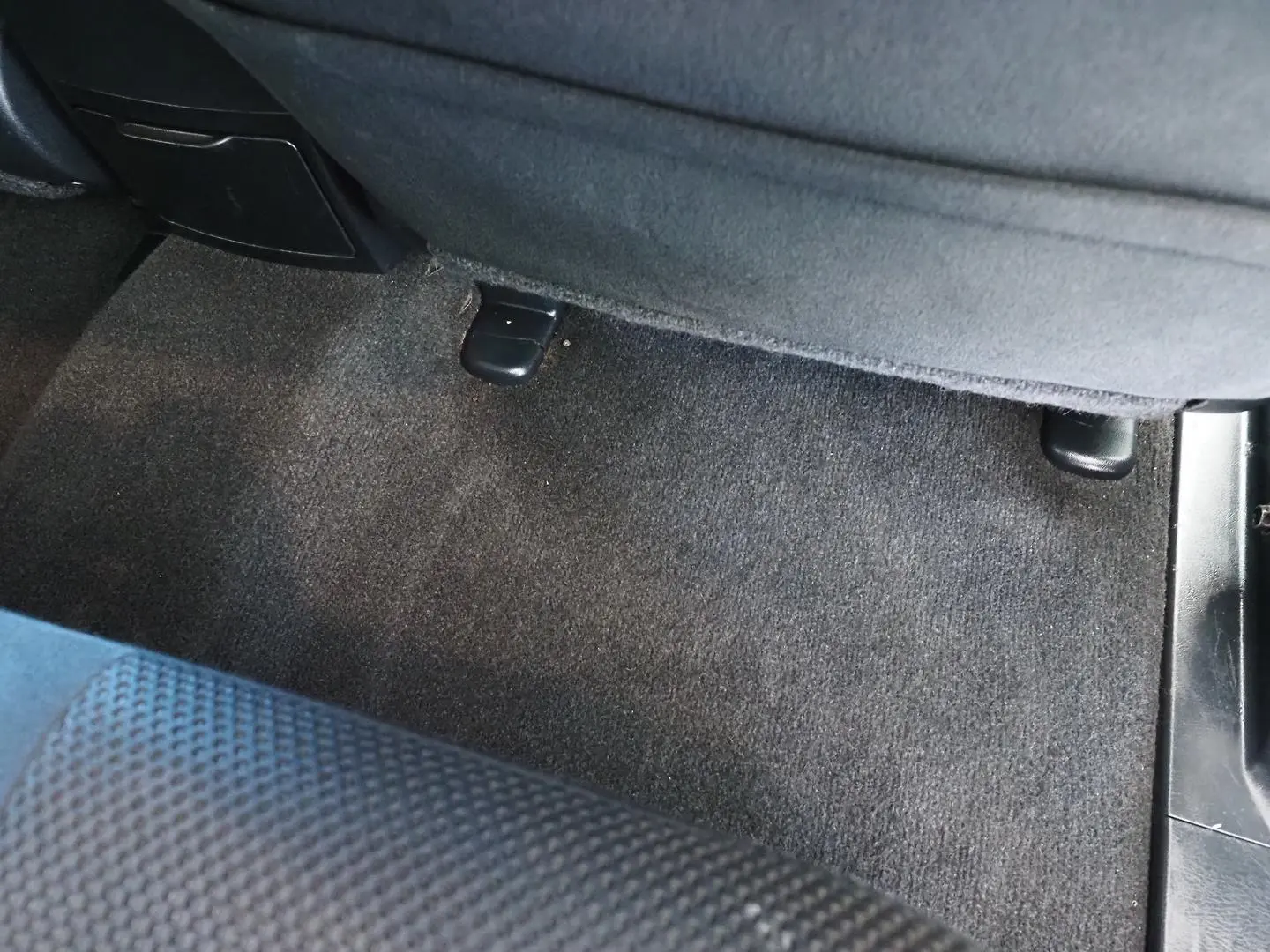 2015 Toyota Hilux Gallery Image 14