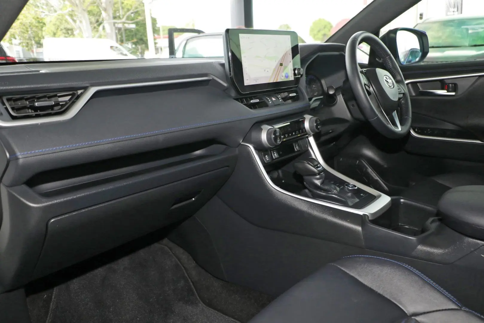 2024 Toyota RAV4 Gallery Image 7