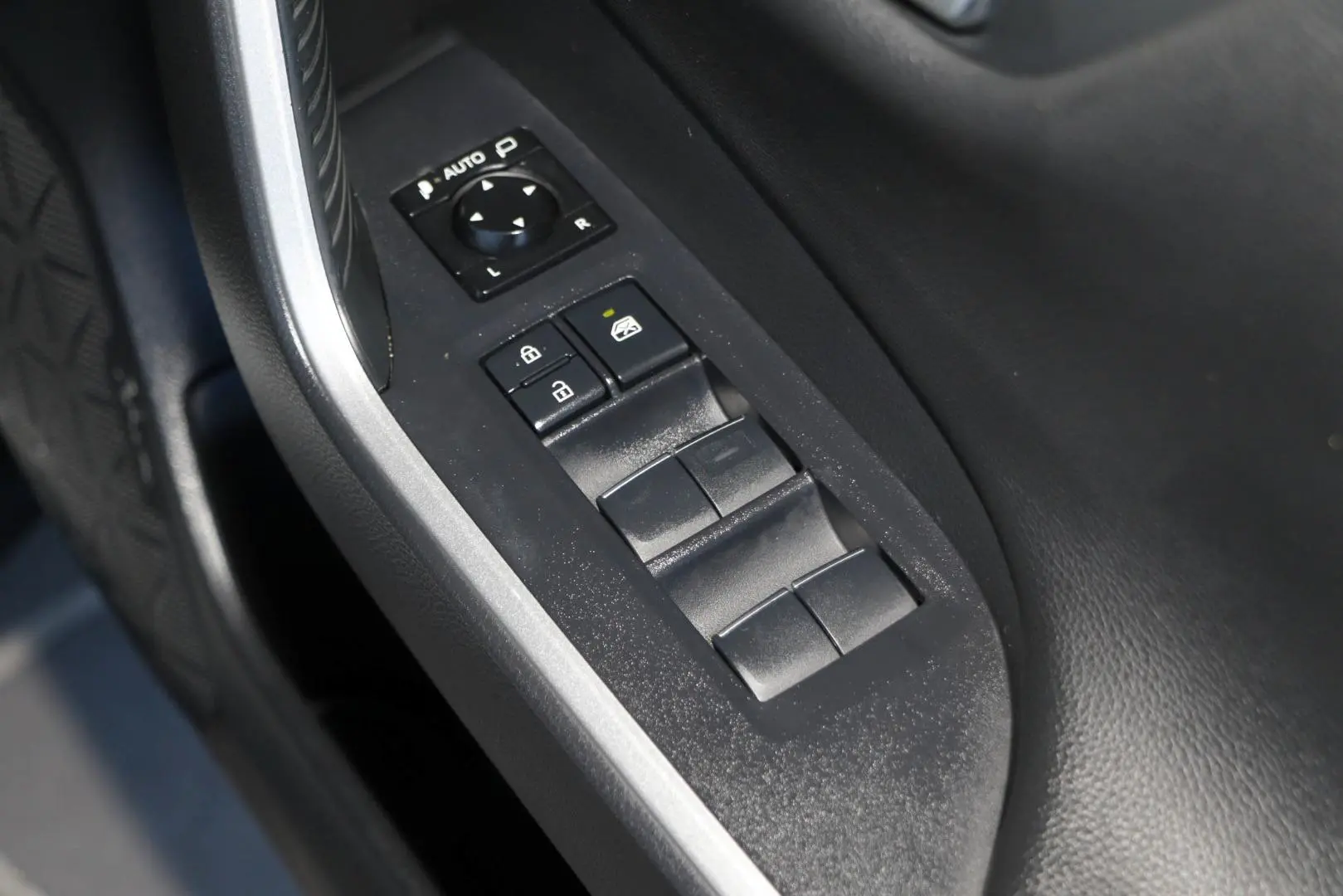 2021 Toyota RAV4 Gallery Image 18