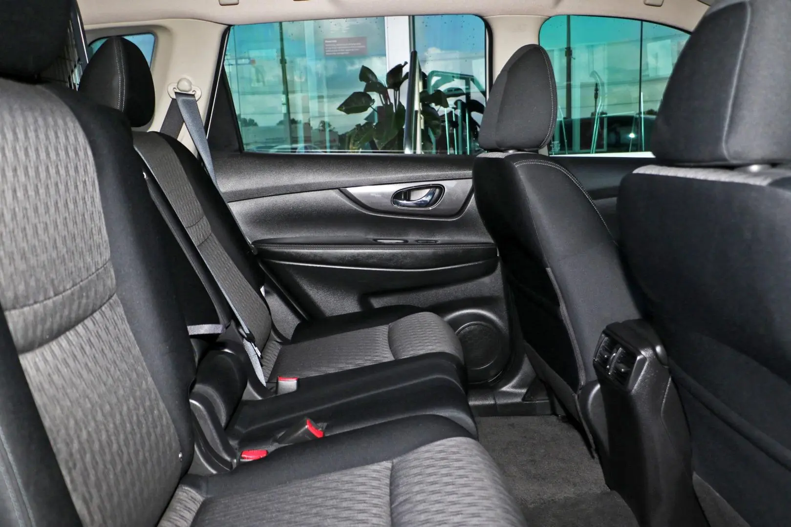 2022 Nissan X-TRAIL Gallery Image 9