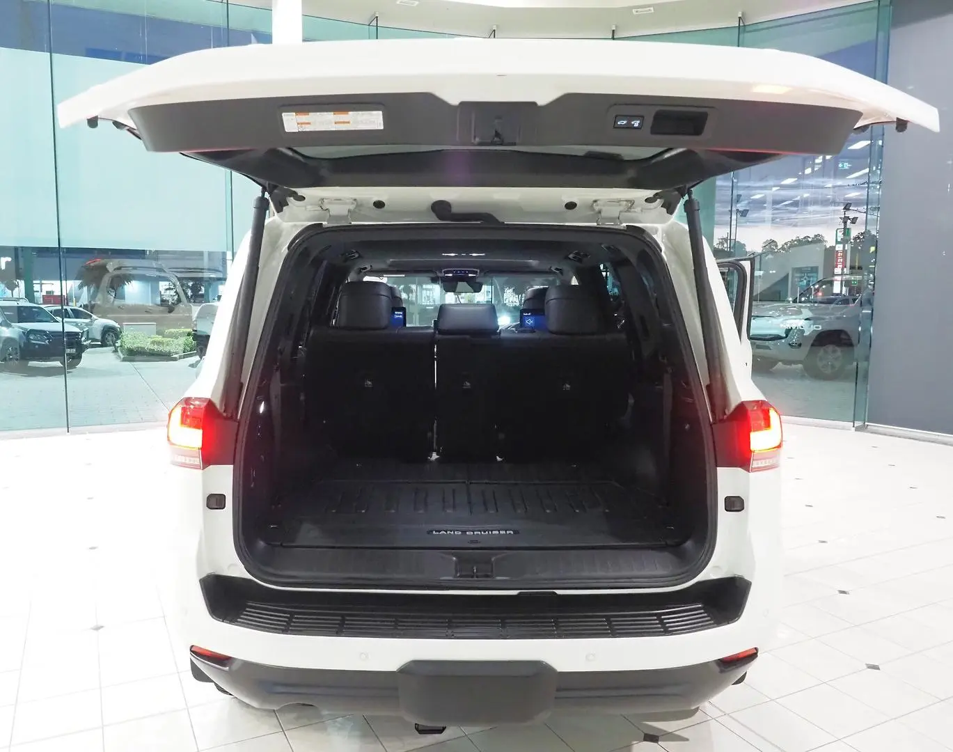 2022 Toyota Landcruiser Gallery Image 14