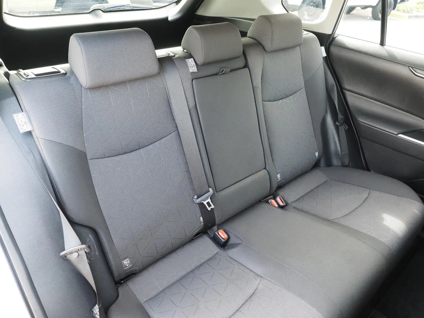 2020 Toyota RAV4 Gallery Image 18
