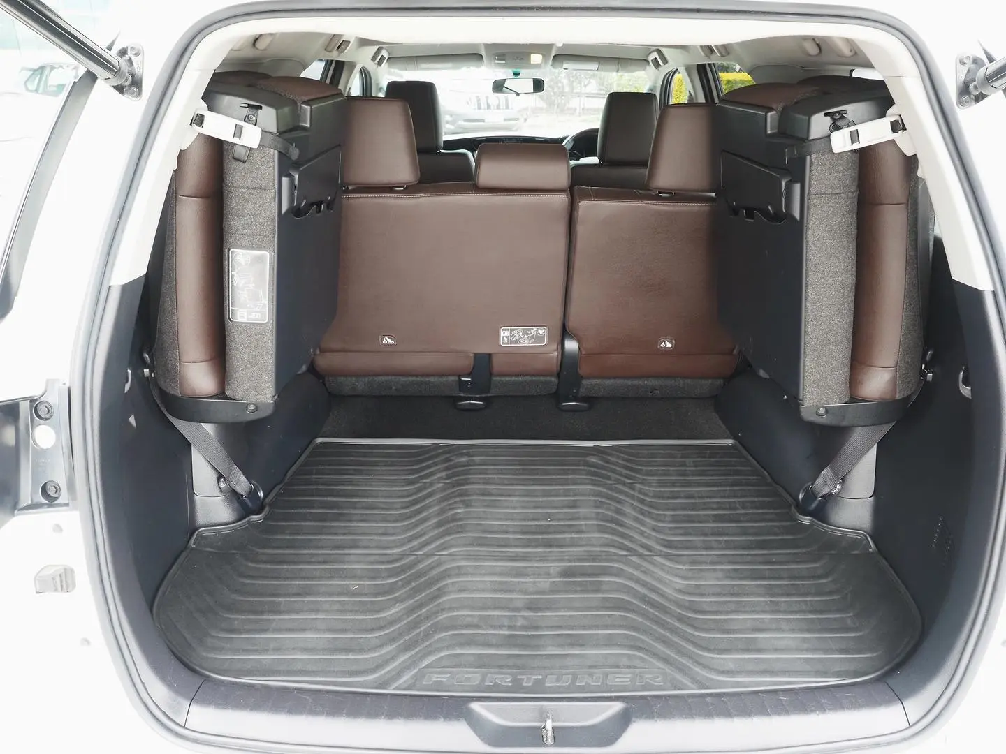 2017 Toyota Fortuner Gallery Image 15