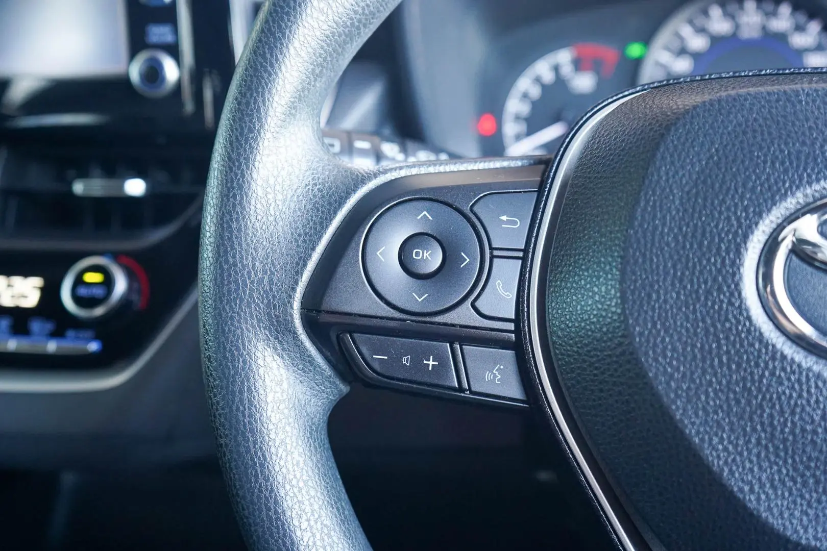 2020 Toyota Corolla Gallery Image 17