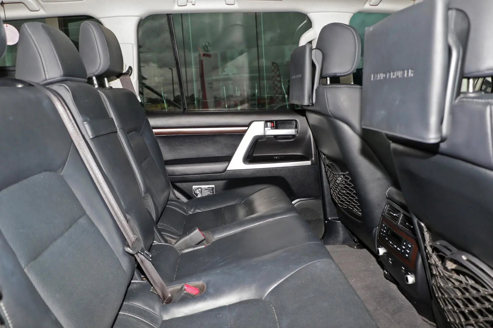 2018 Toyota Landcruiser Gallery Image 9