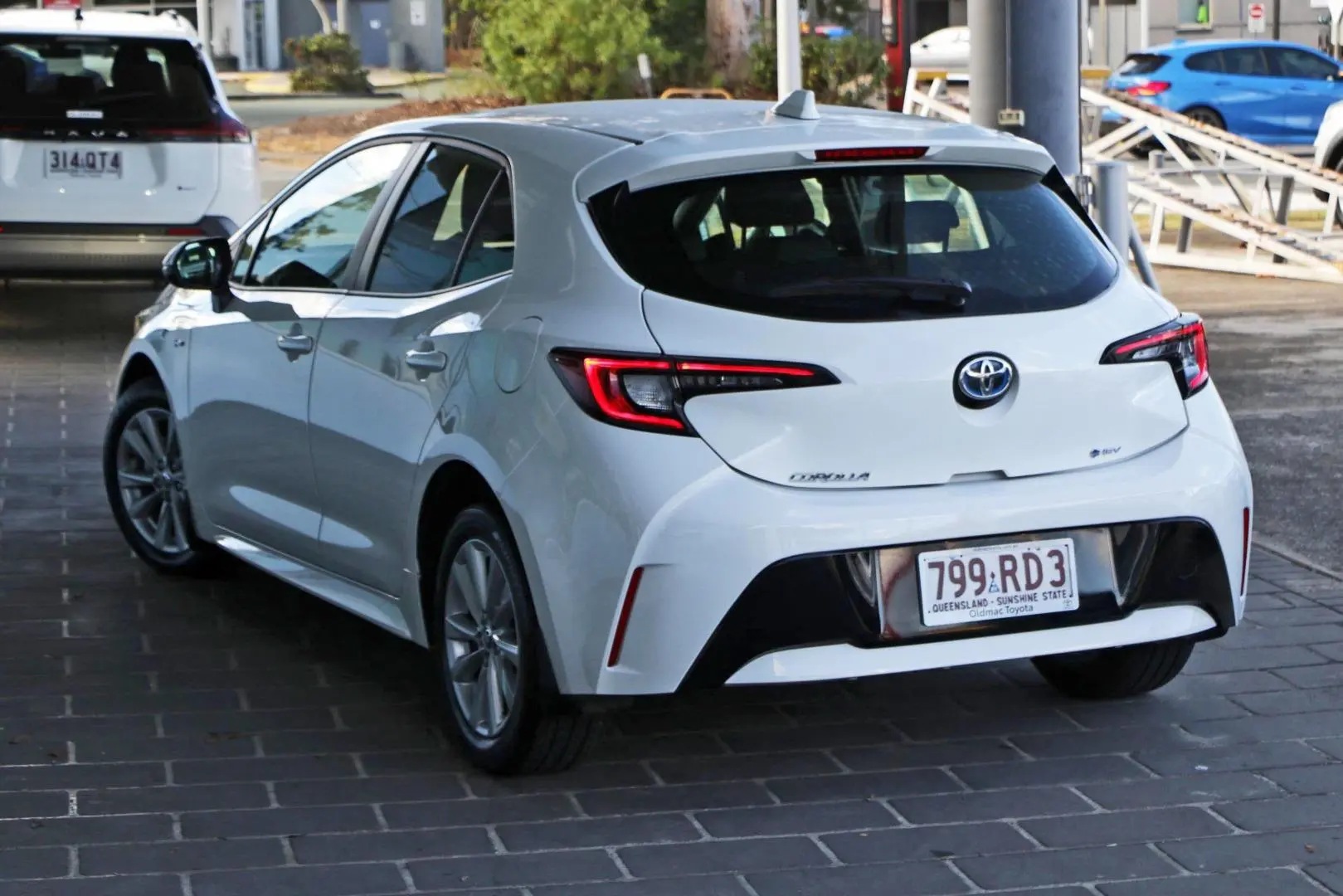2025 Toyota Corolla Gallery Image 3