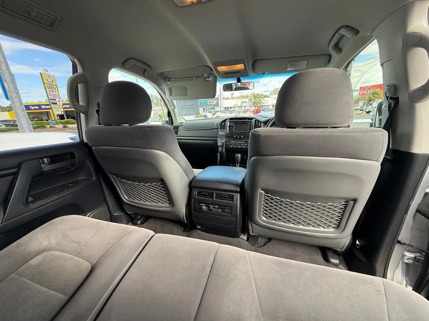2015 Toyota Landcruiser Gallery Image 12