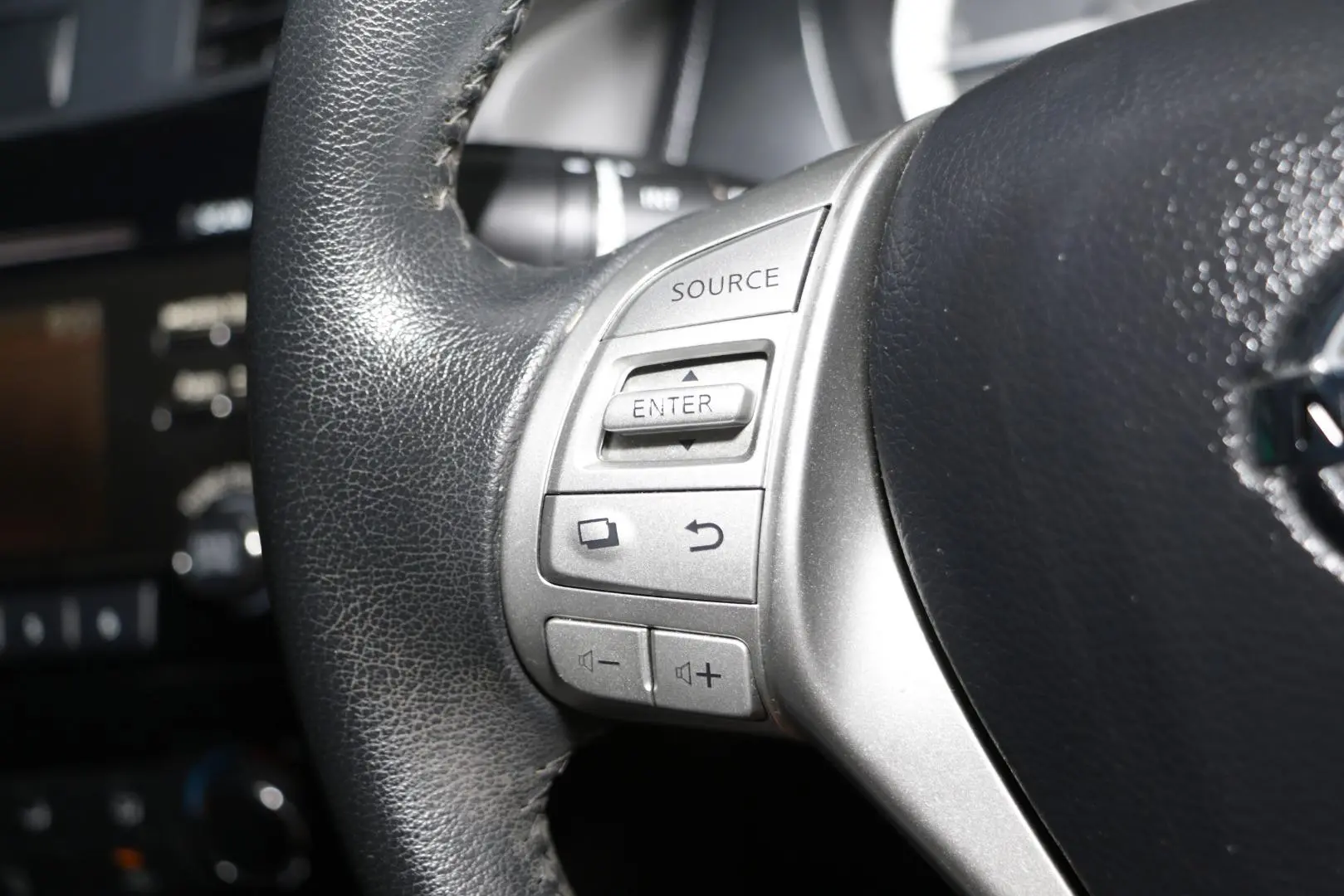 2016 Nissan Navara Gallery Image 13