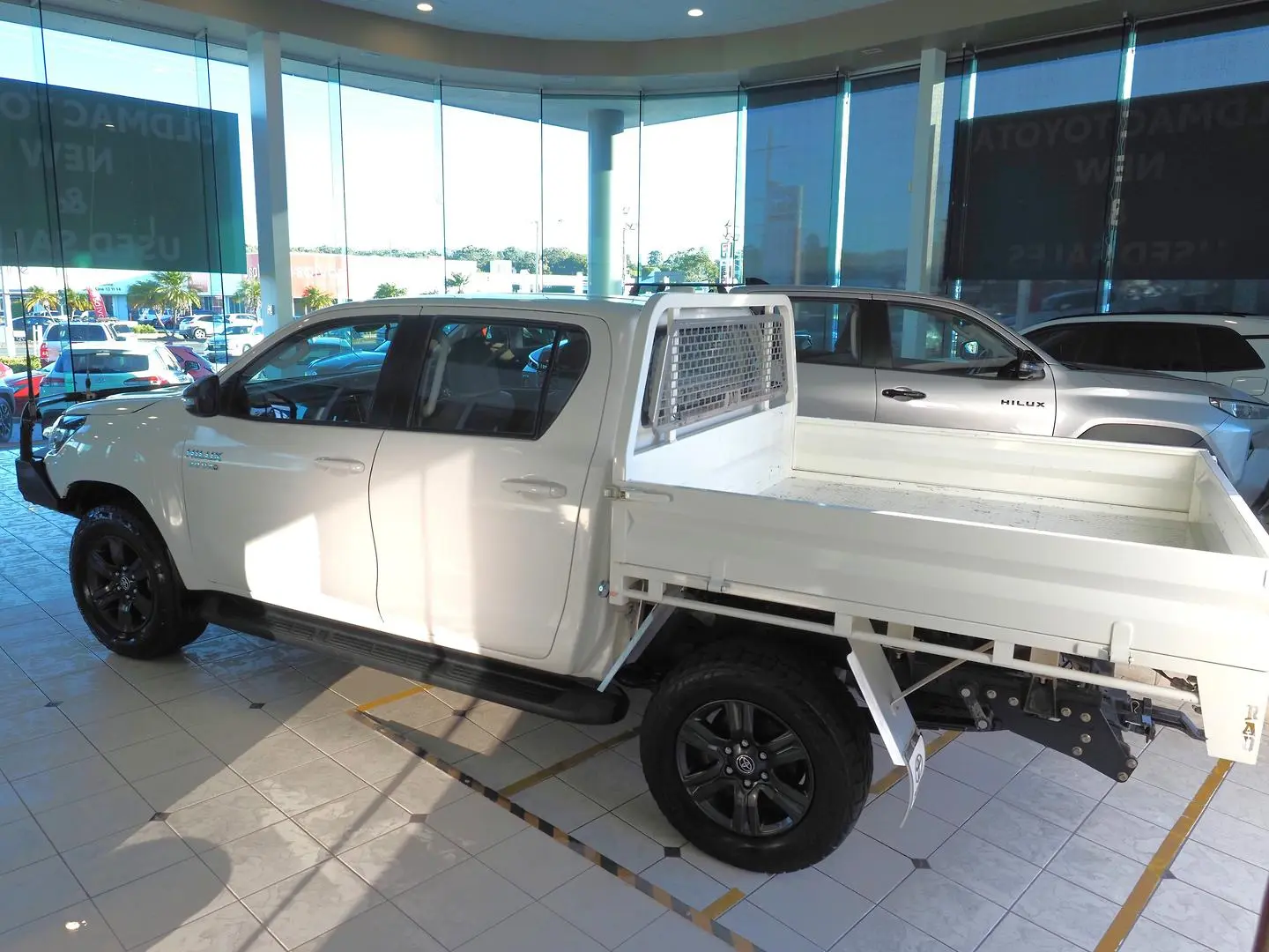 2023 Toyota Hilux Gallery Image 9
