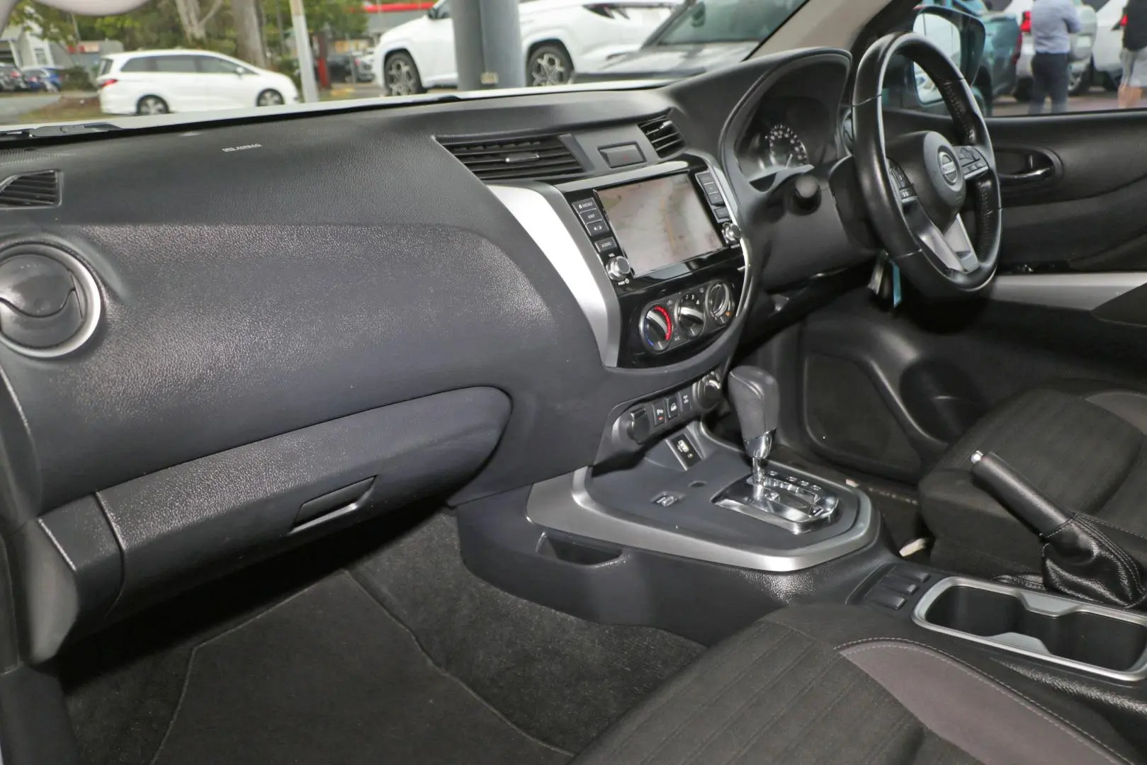 2021 Nissan Navara Gallery Image 7