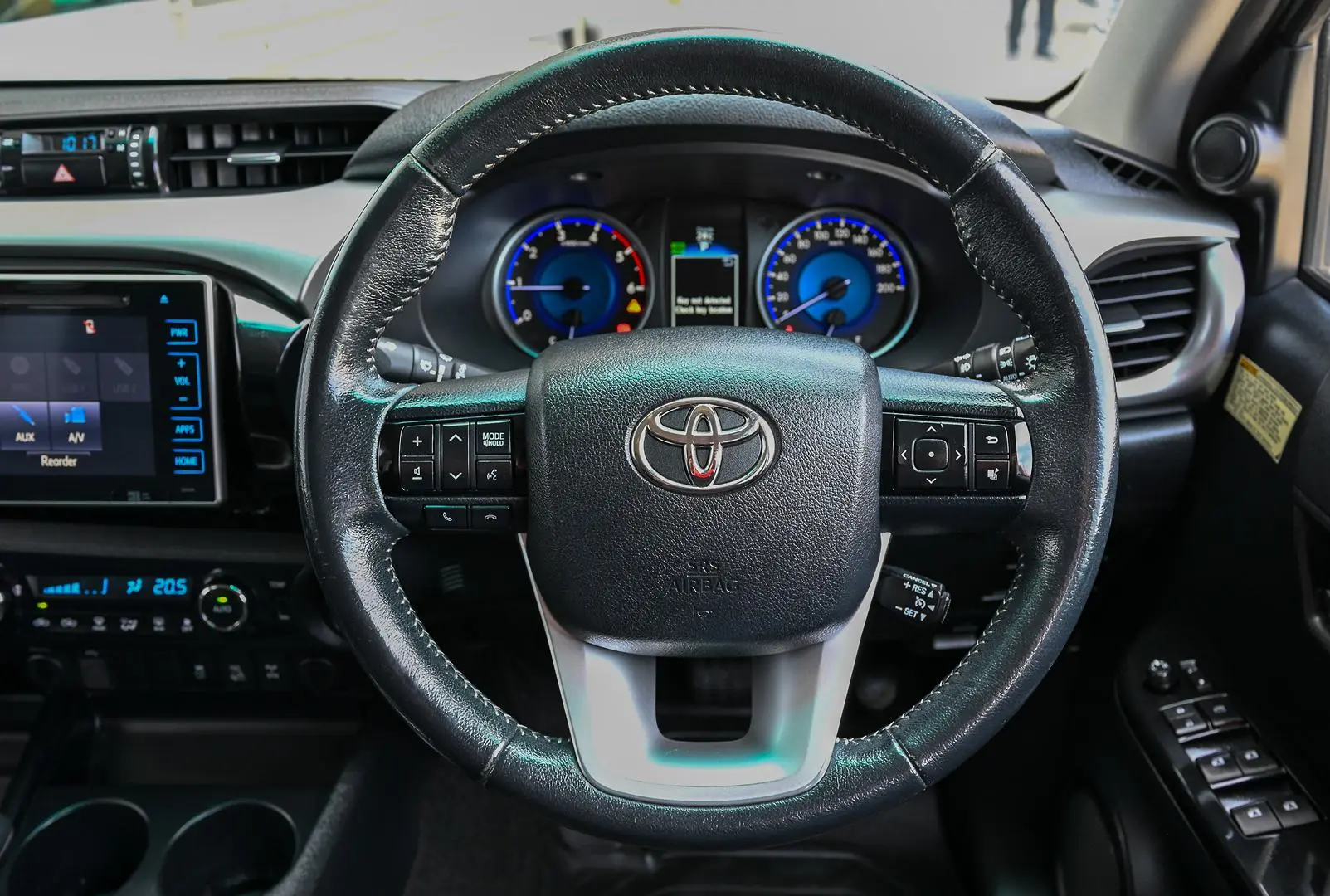 2017 Toyota Hilux Gallery Image 12