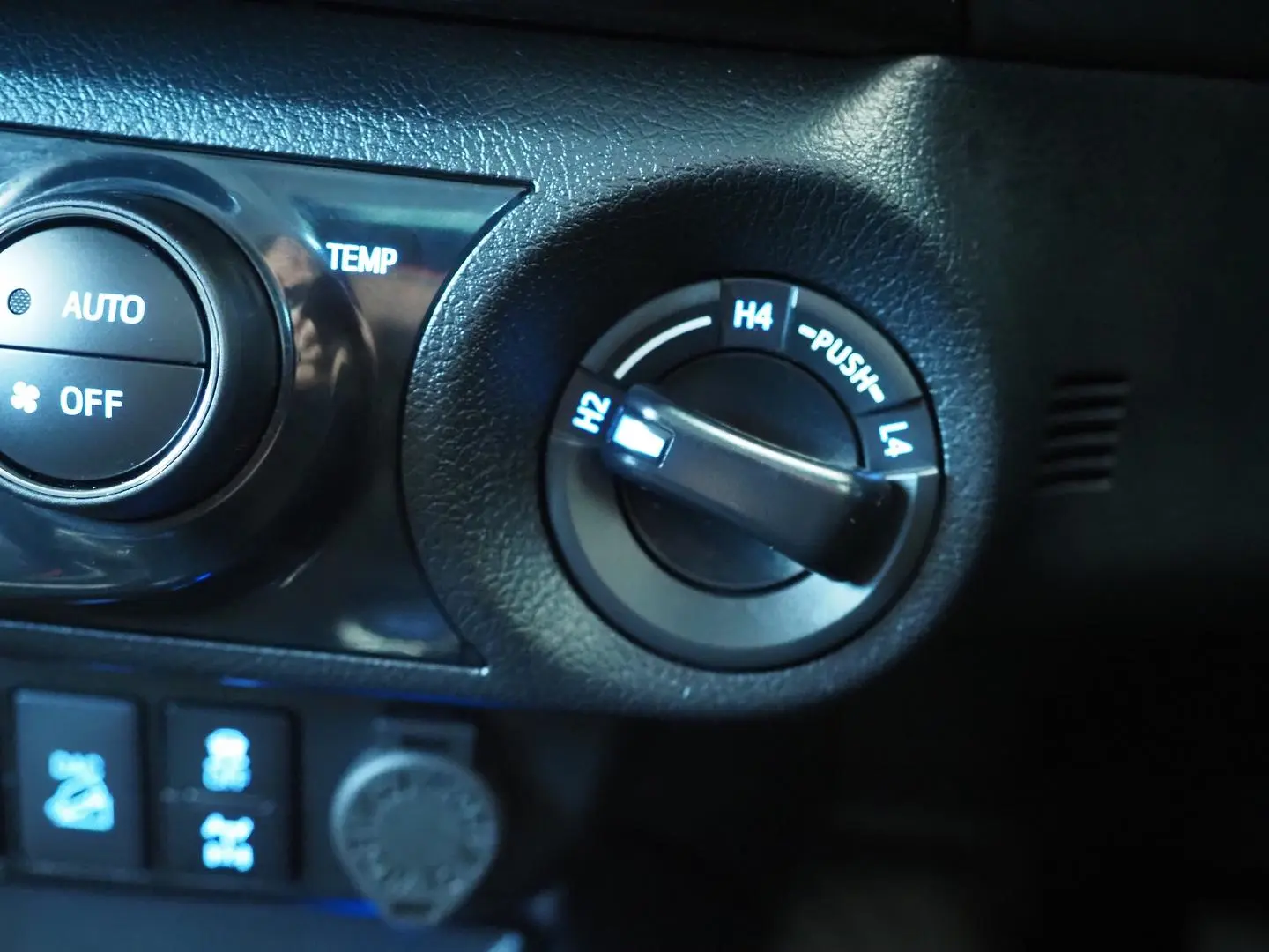 2024 Toyota Hilux Gallery Image 26