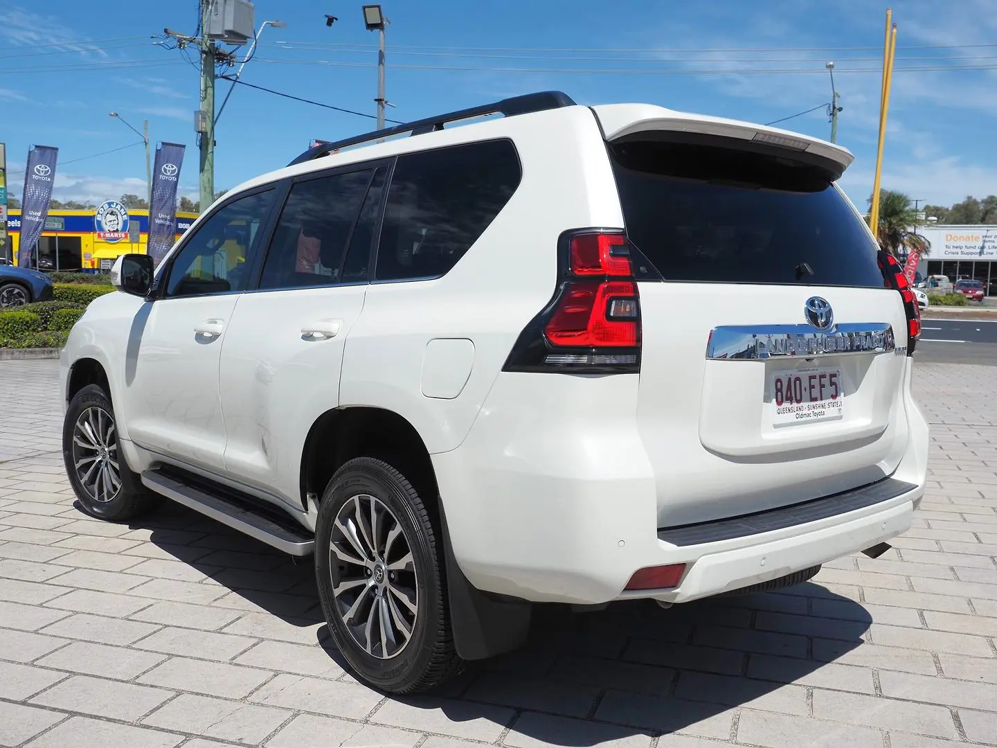 2022 Toyota Landcruiser Prado Gallery Image 3
