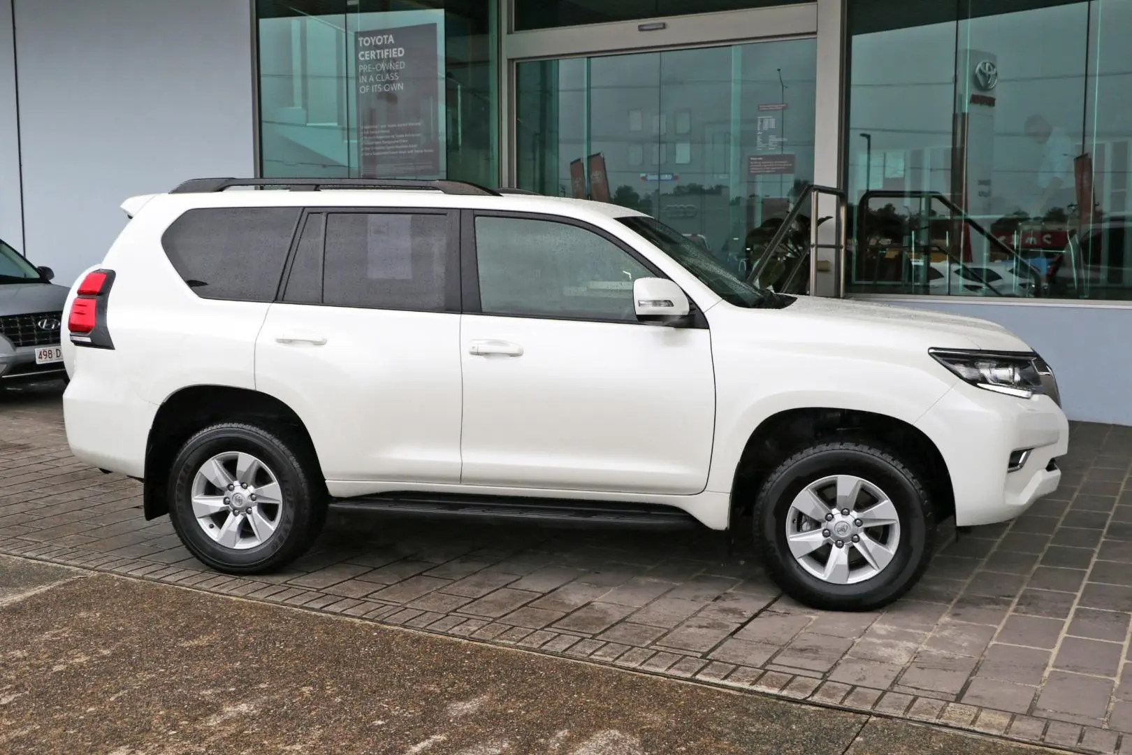 2023 Toyota Landcruiser Prado Gallery Image 5