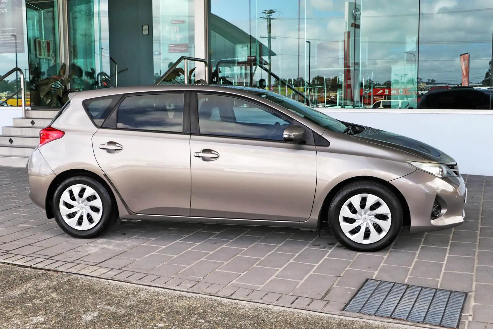 2012 Toyota Corolla Gallery Image 5