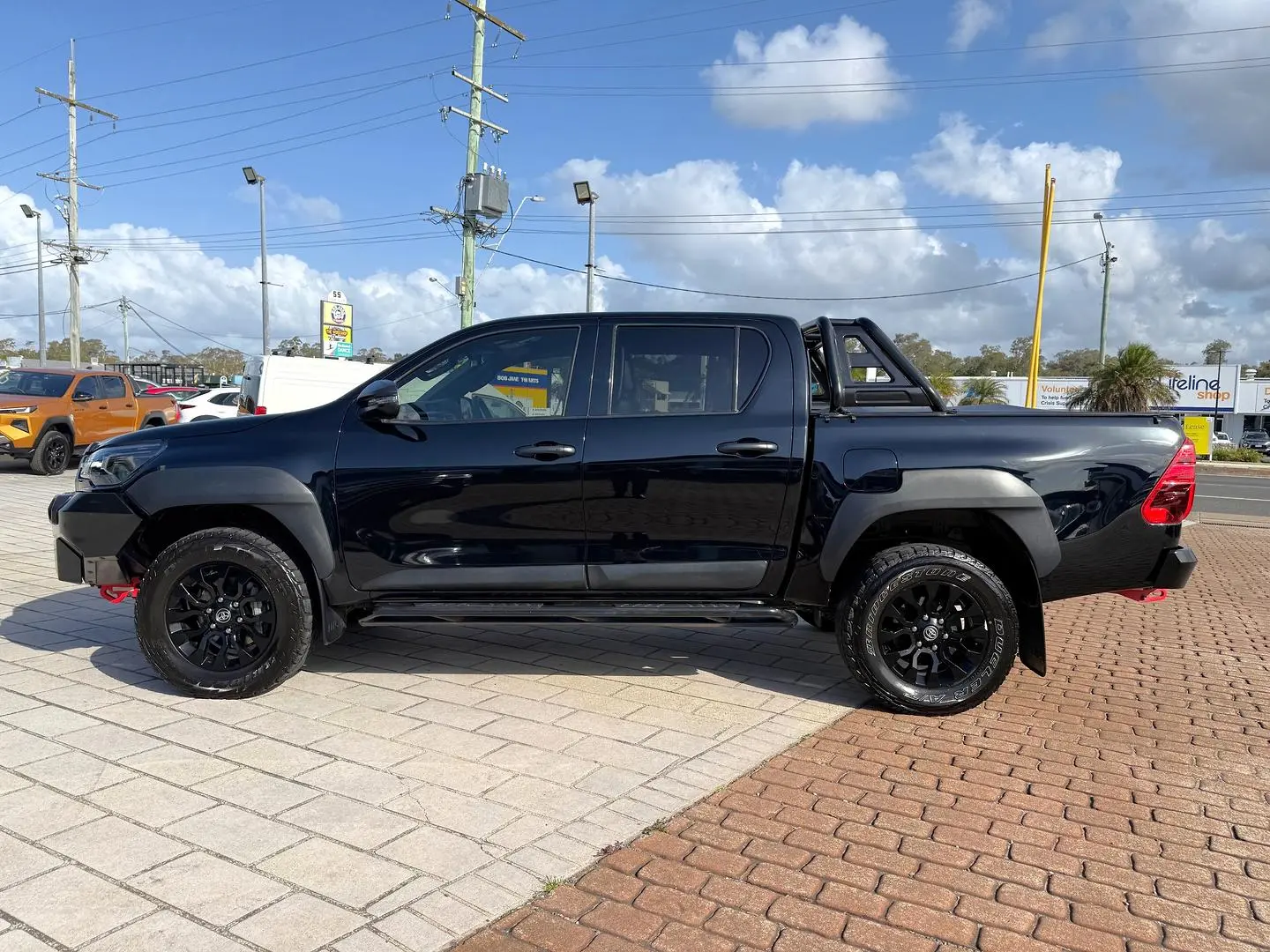 2022 Toyota Hilux Gallery Image 13