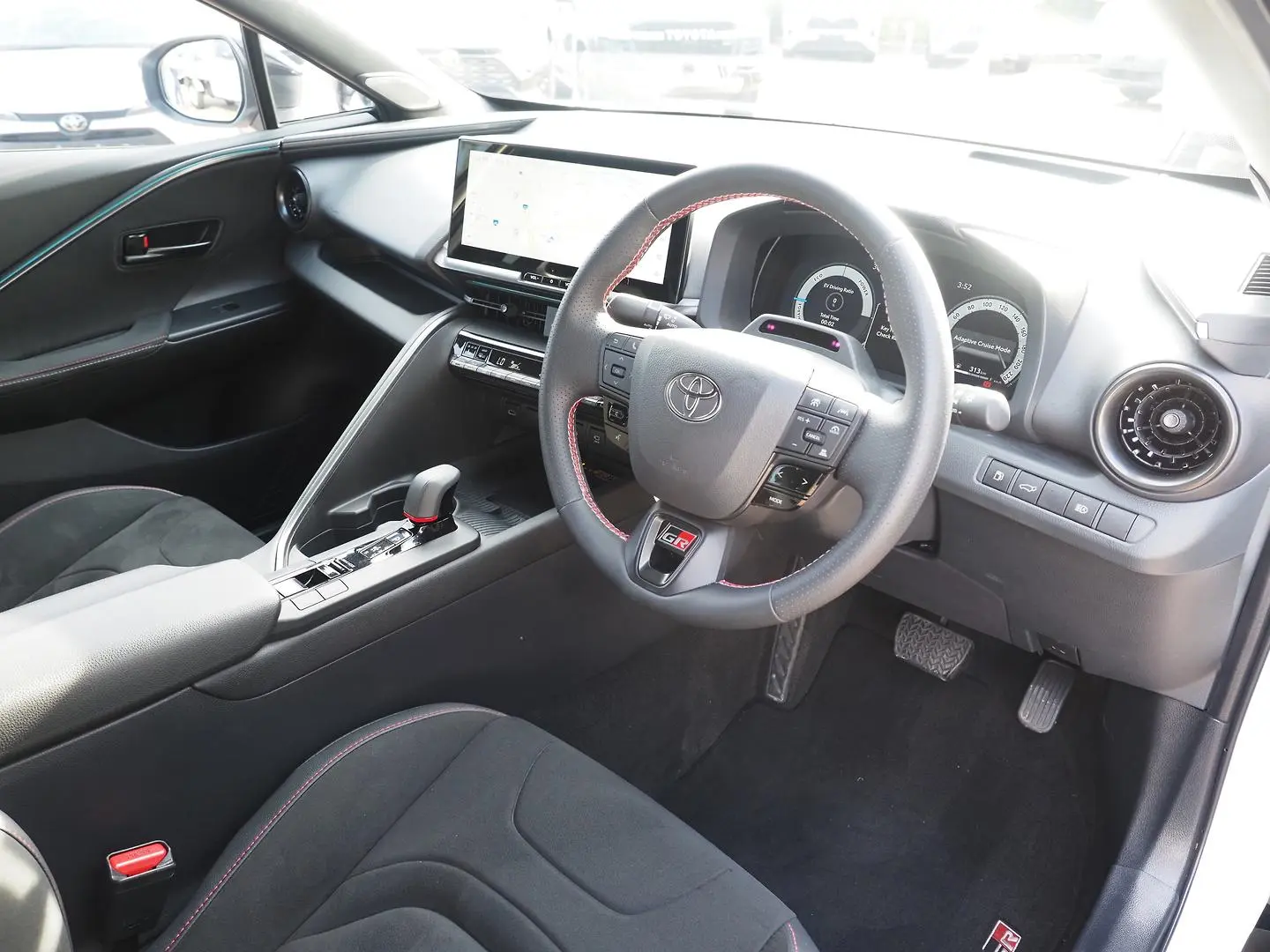 2024 Toyota C-HR Gallery Image 4