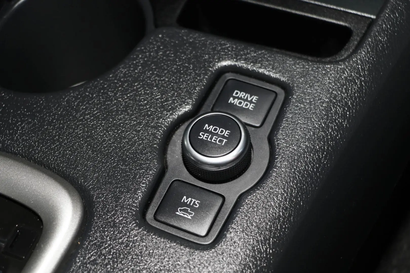 2024 Toyota Hilux Gallery Image 16