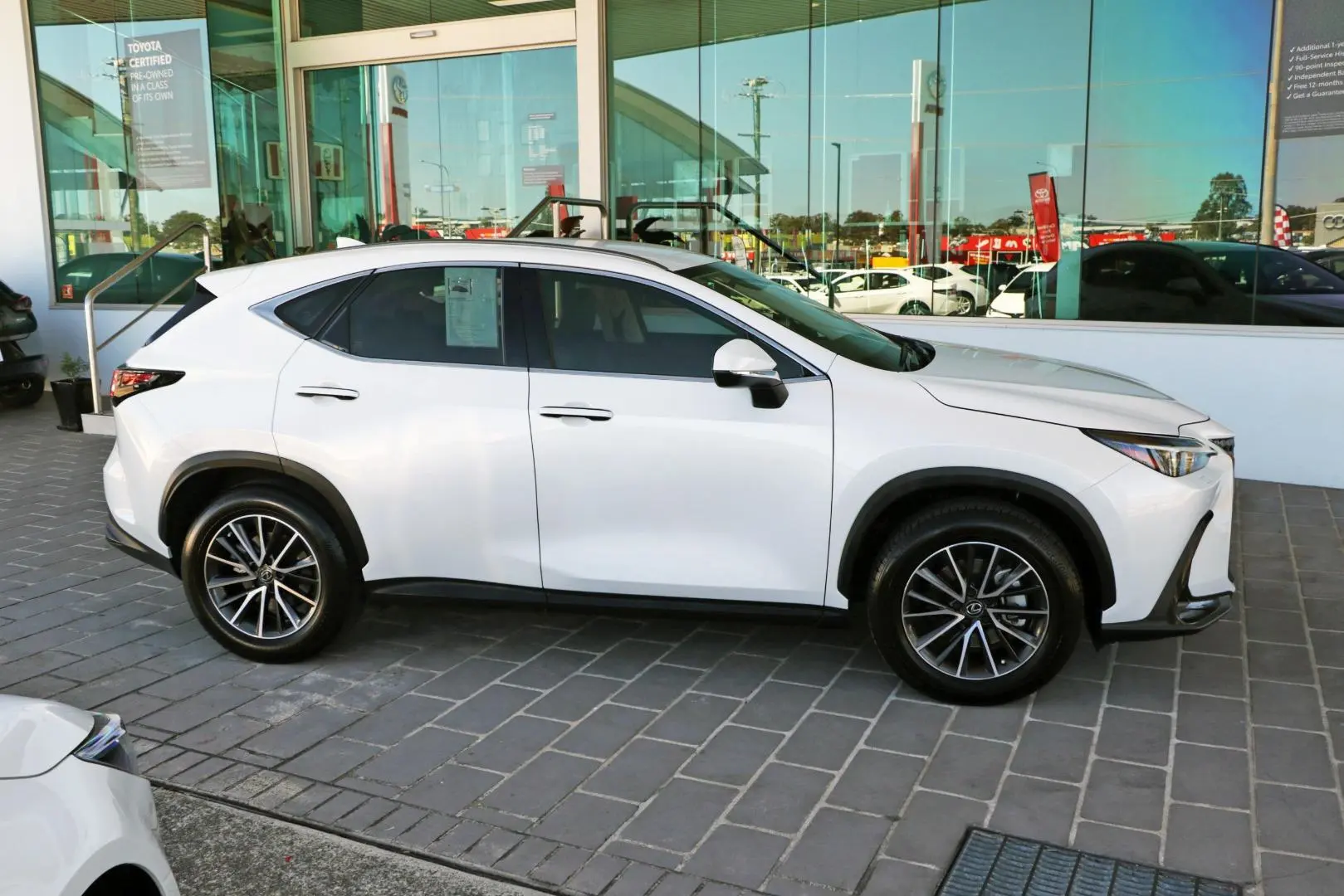 2023 Lexus NX Gallery Image 5