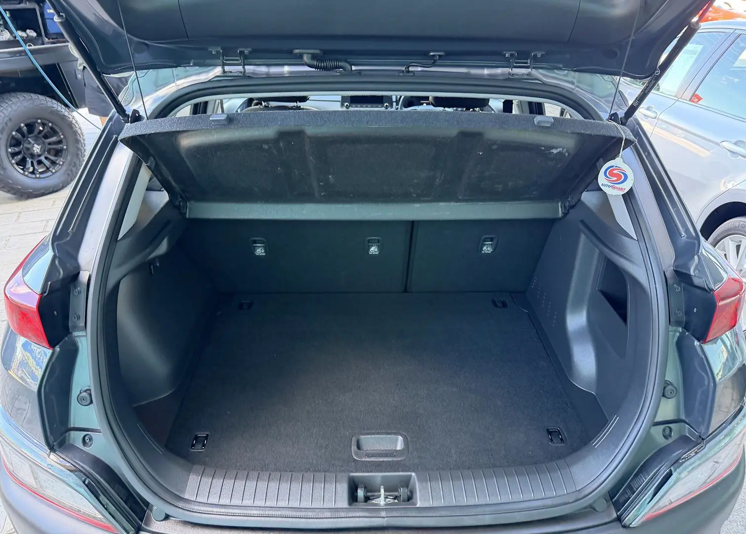 2022 Hyundai Kona Gallery Image 3