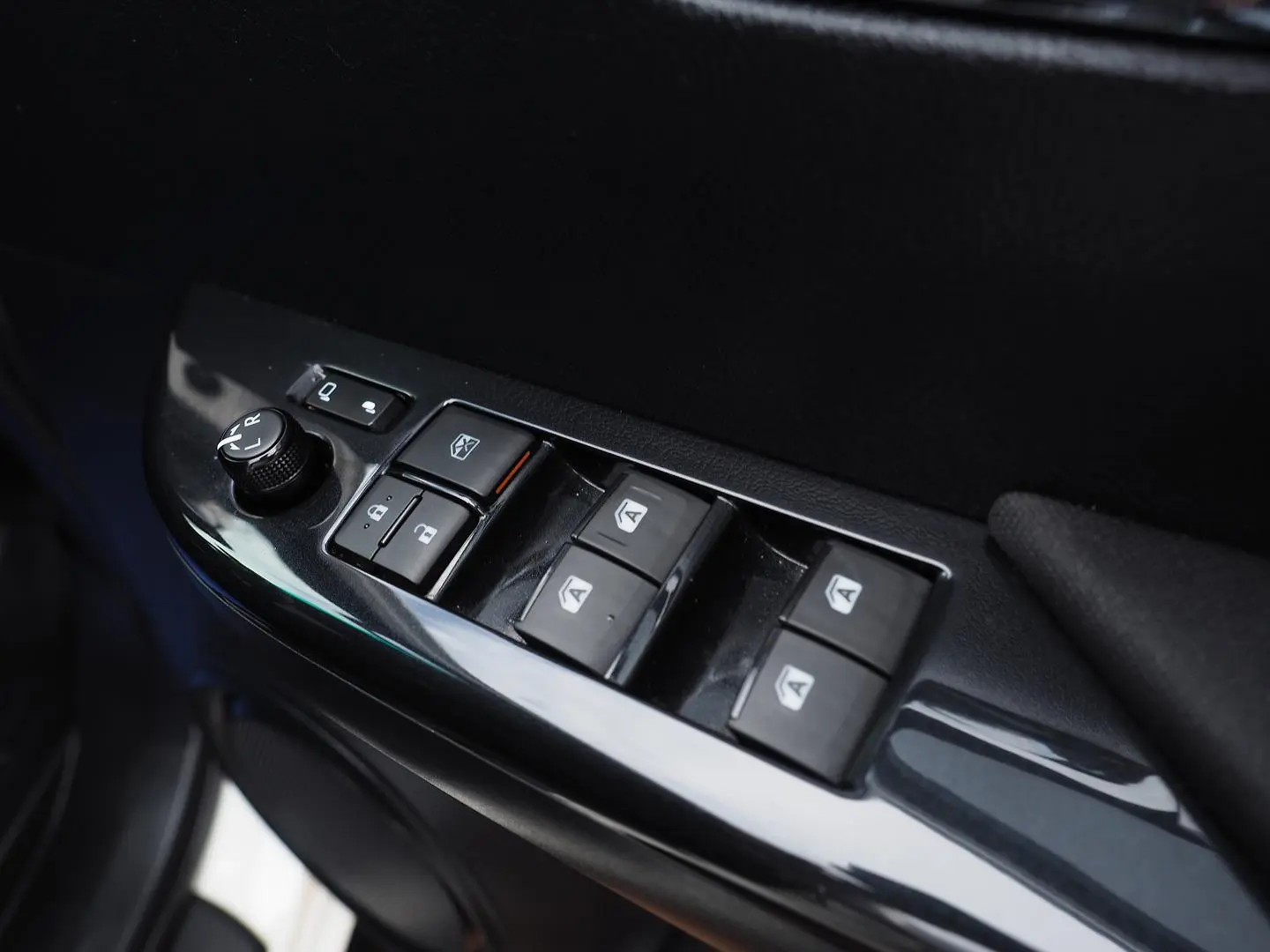 2022 Toyota Hilux Gallery Image 18