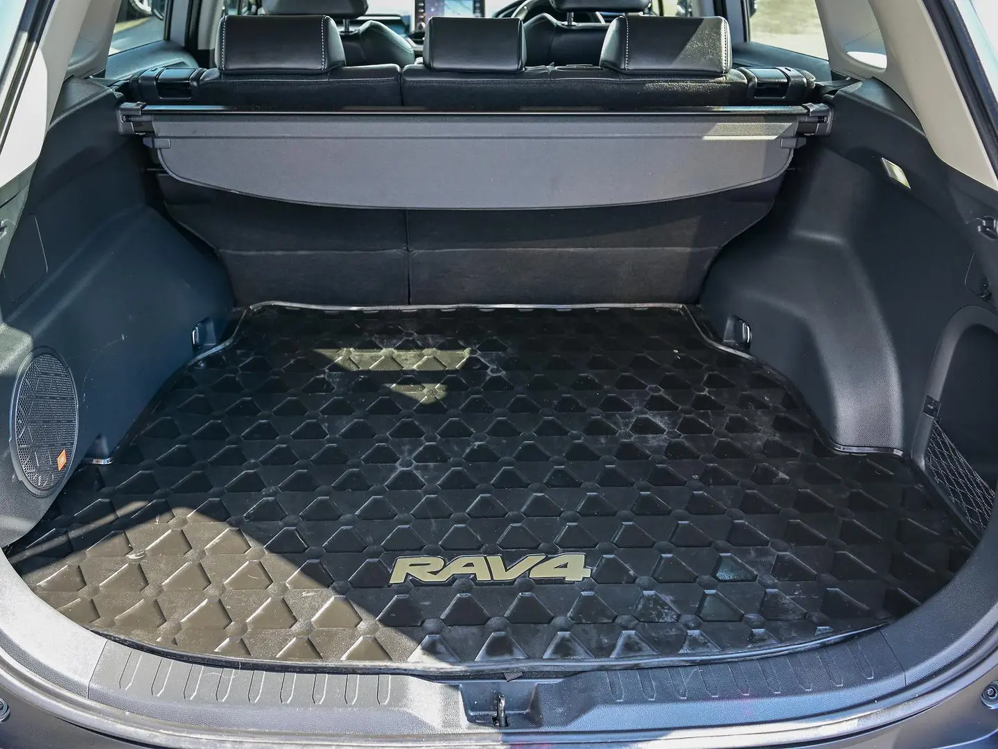 2022 Toyota RAV4 Gallery Image 16