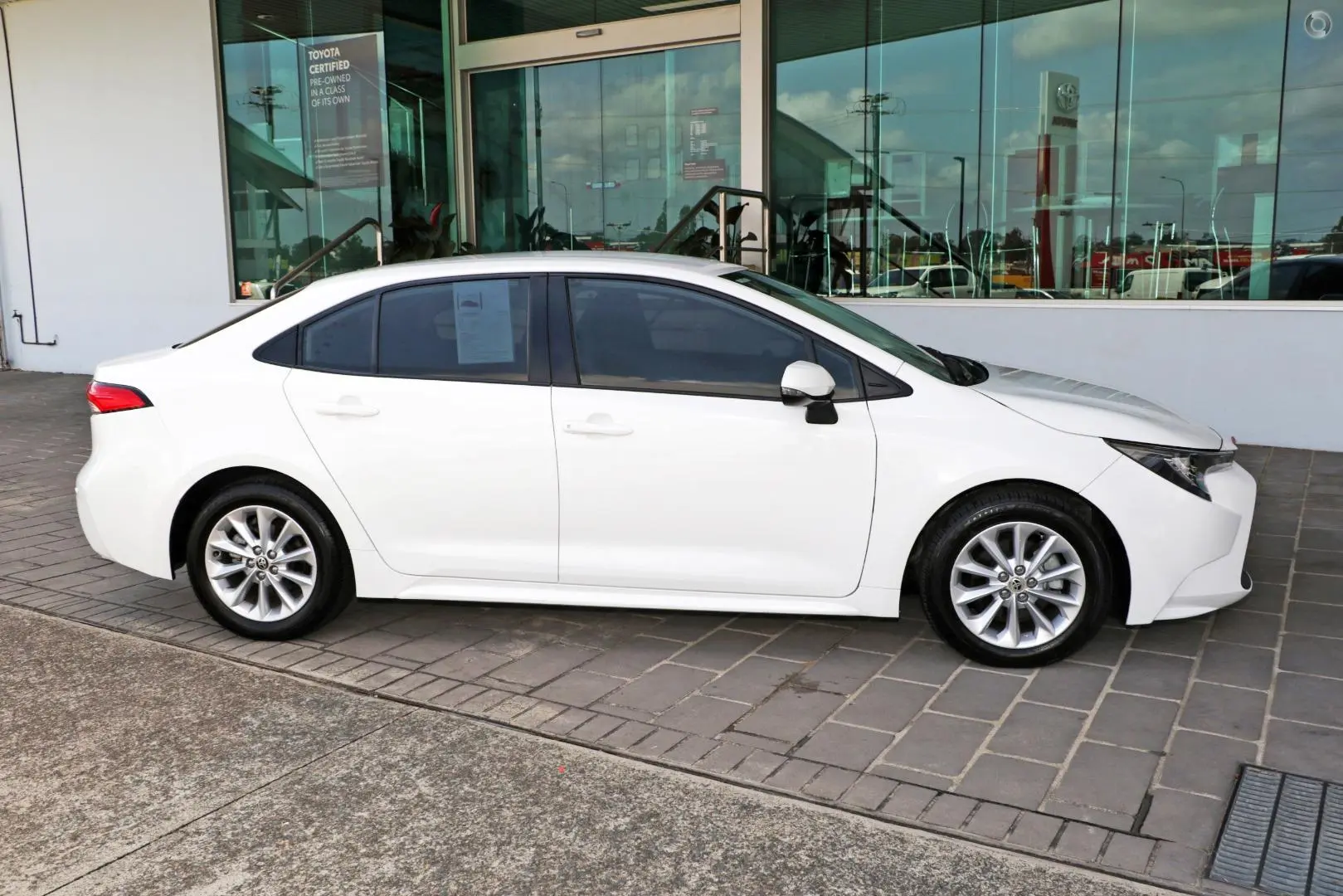 2020 Toyota Corolla Gallery Image 4