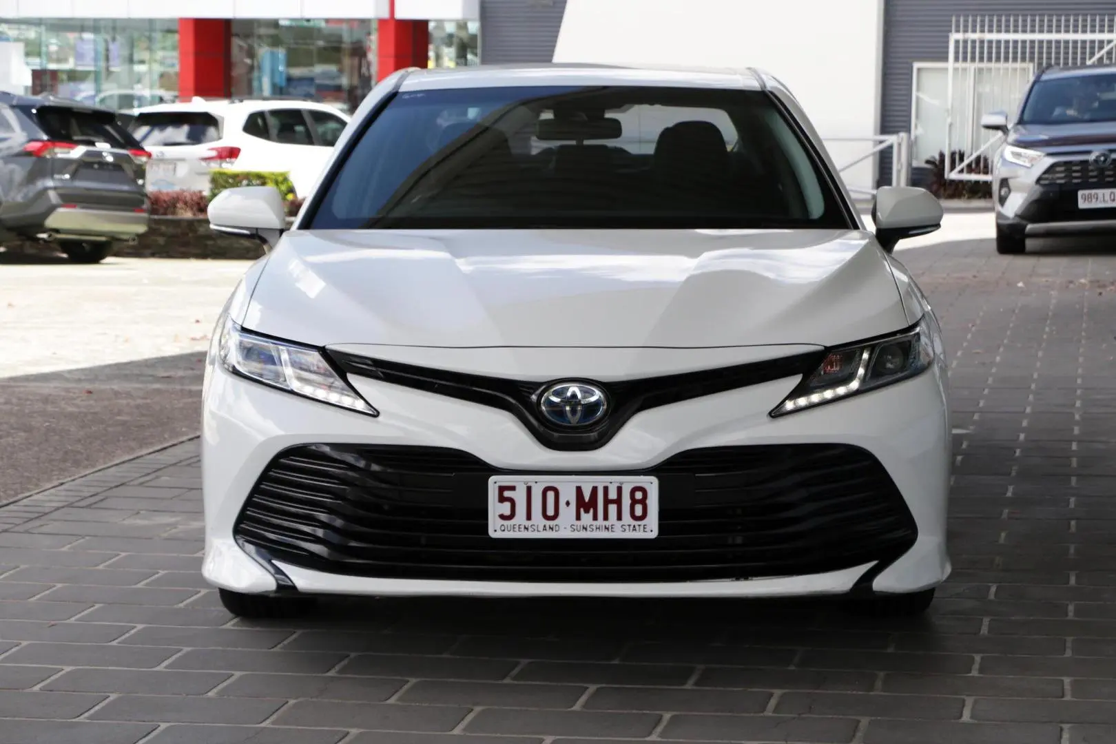 2020 Toyota Camry Gallery Image 3