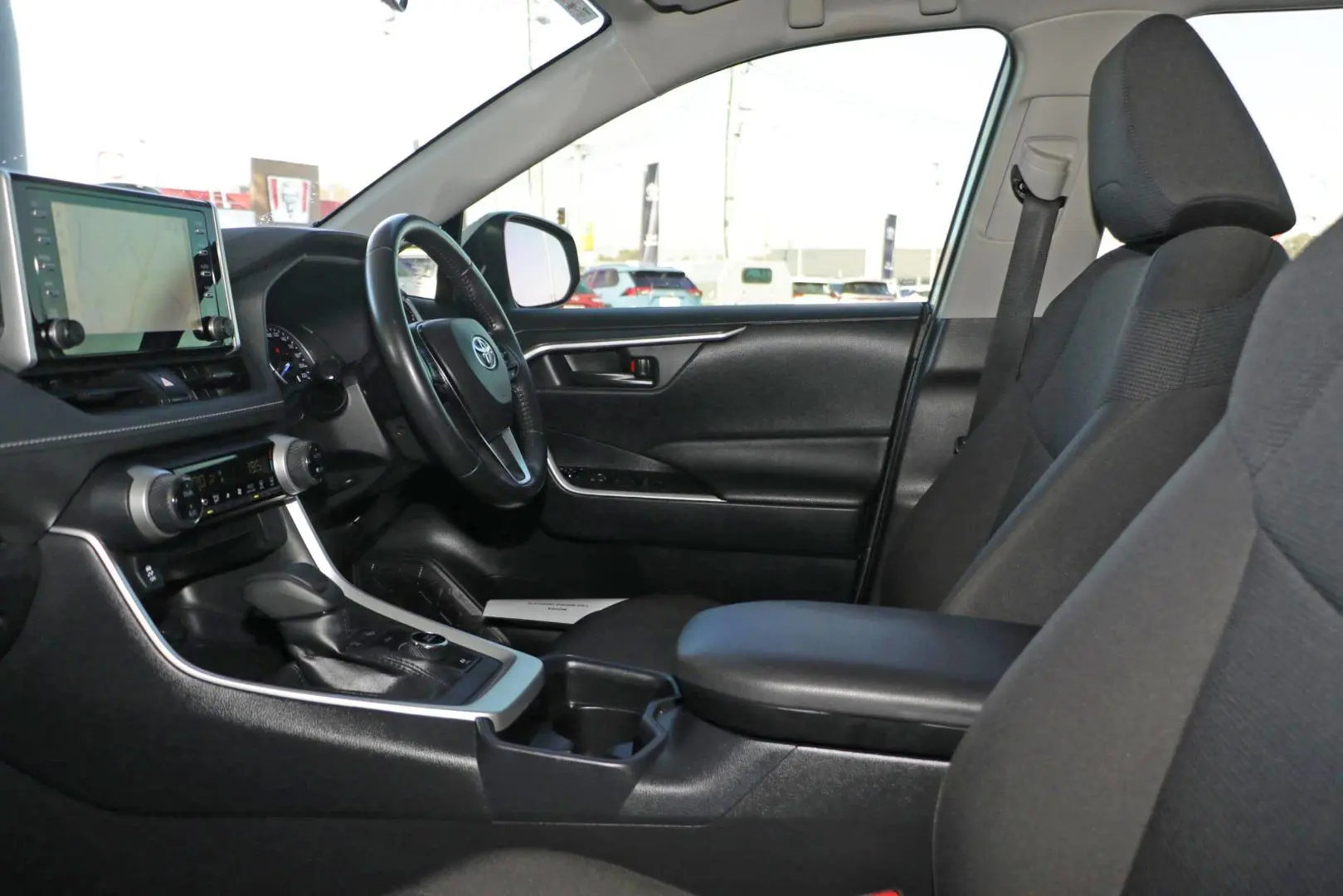 2021 Toyota RAV4 Gallery Image 8