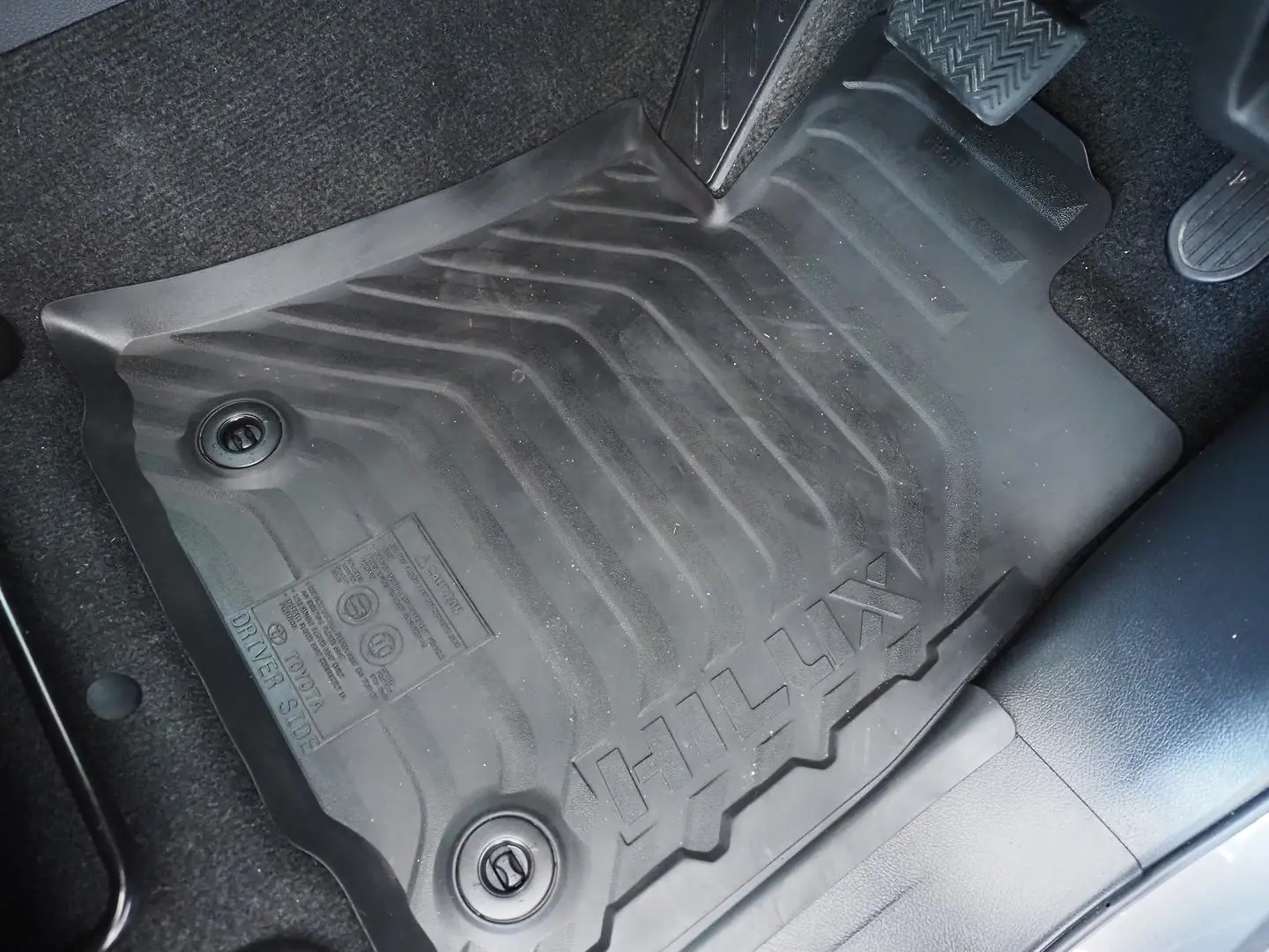 2024 Toyota Hilux Gallery Image 17